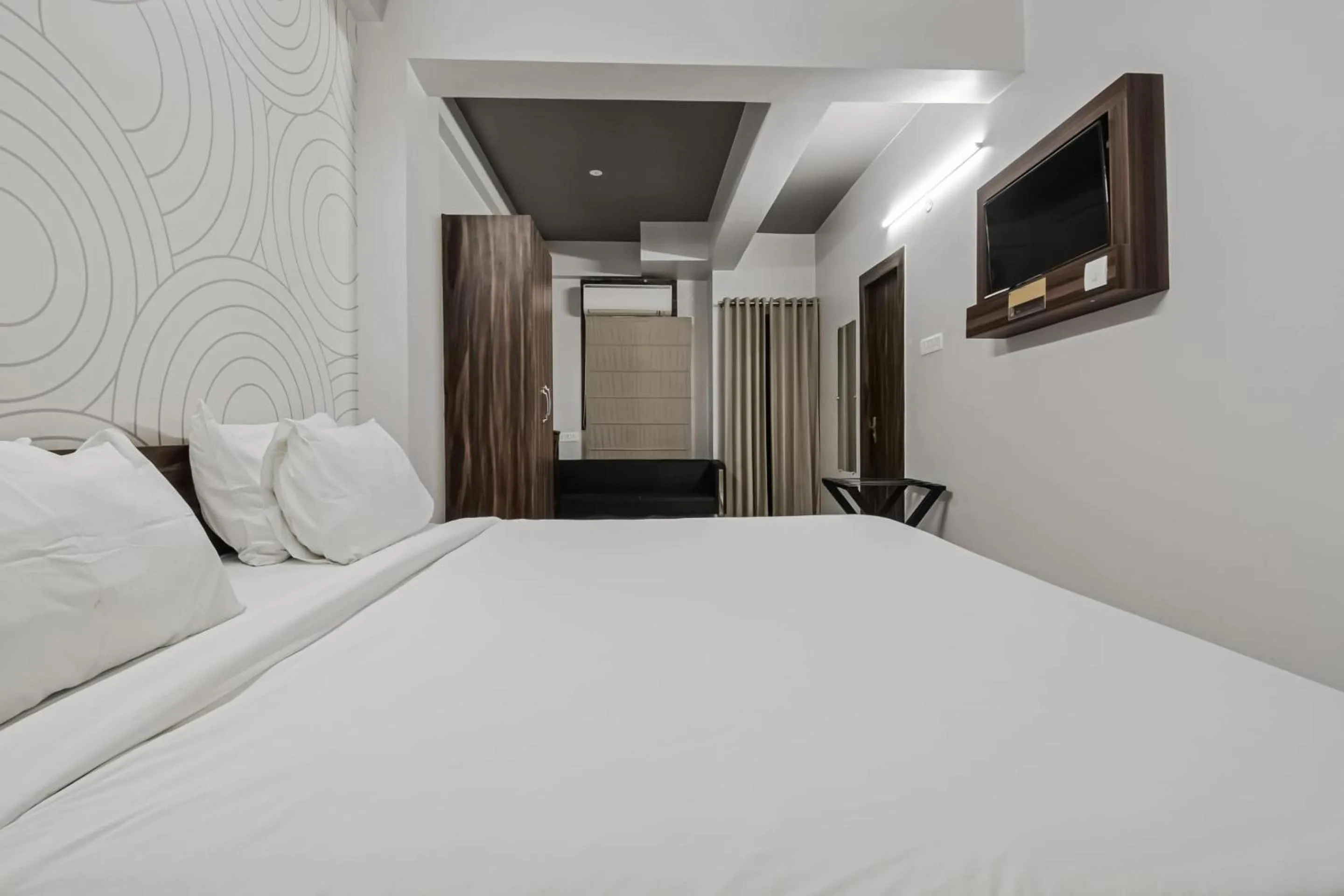 Bedroom, Bed in Super Townhouse Vidya Vihar