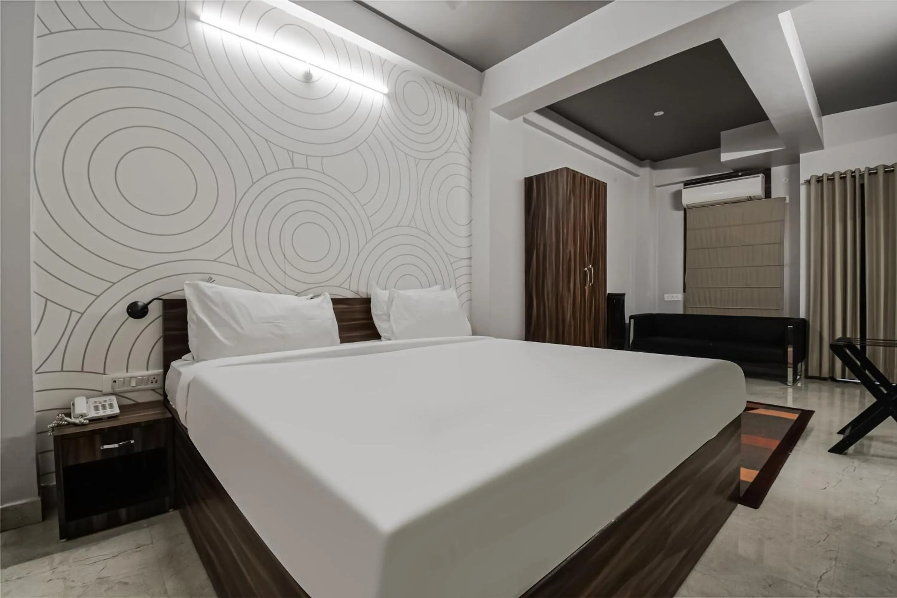 Bedroom, Bed in Super Townhouse Vidya Vihar