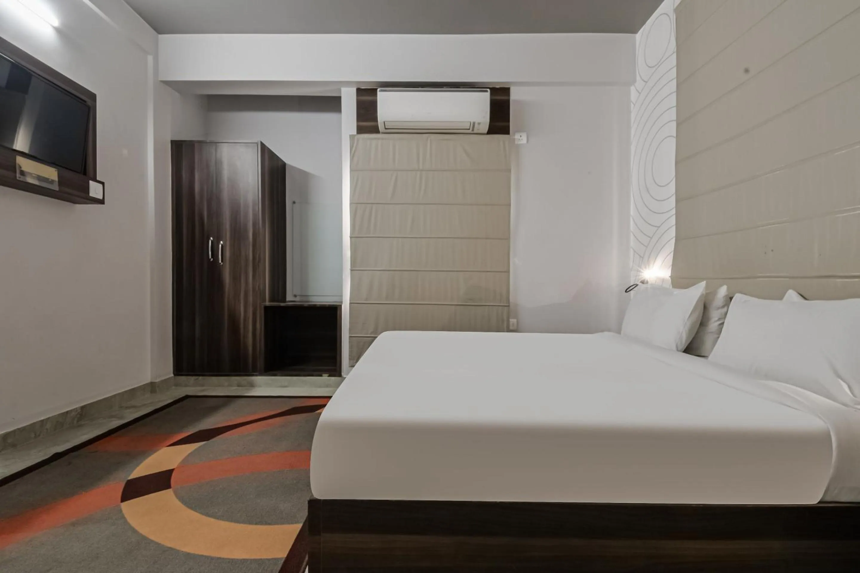 Bedroom, Bed in Super Townhouse Vidya Vihar