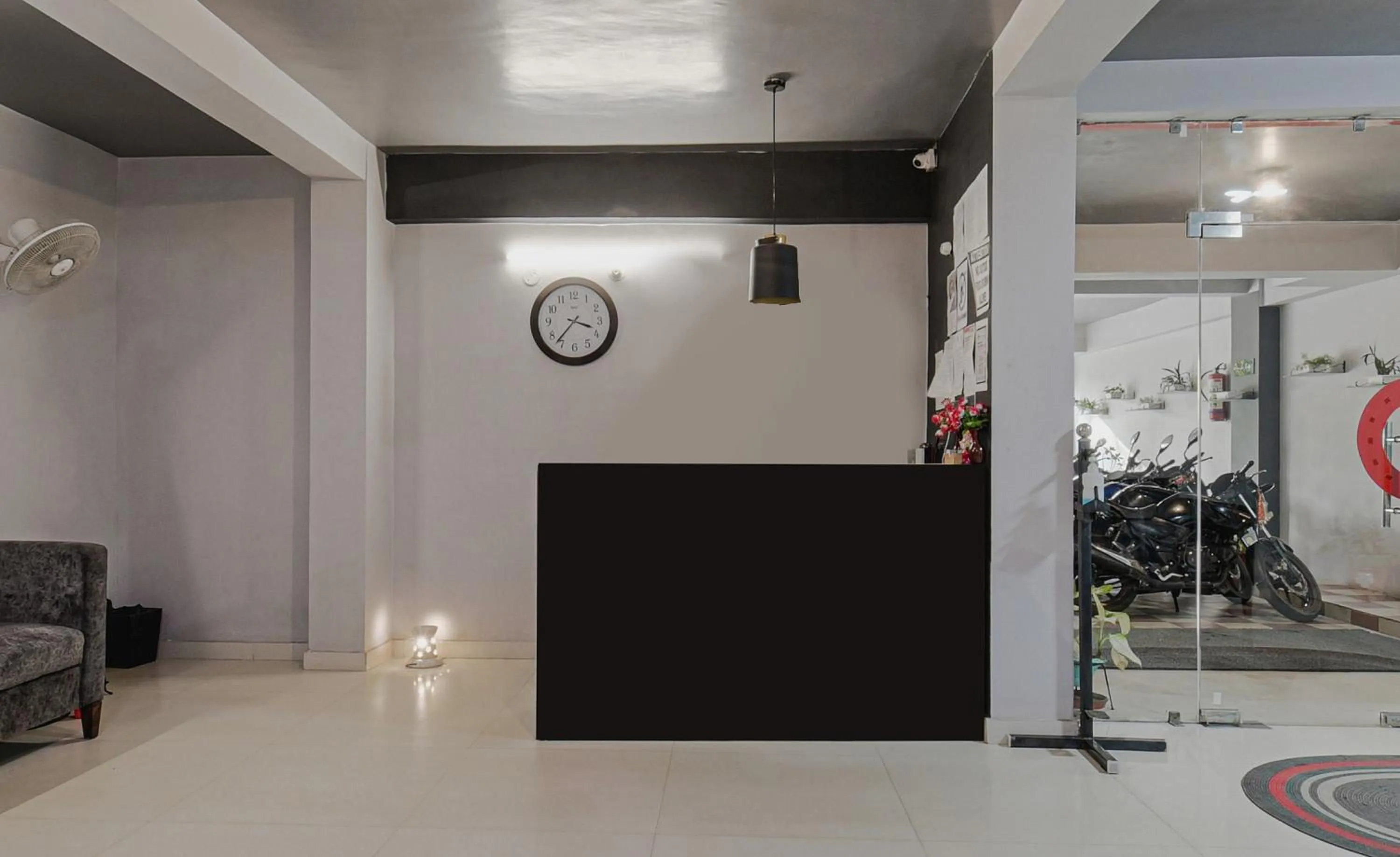 Lobby or reception in Super Townhouse Vidya Vihar