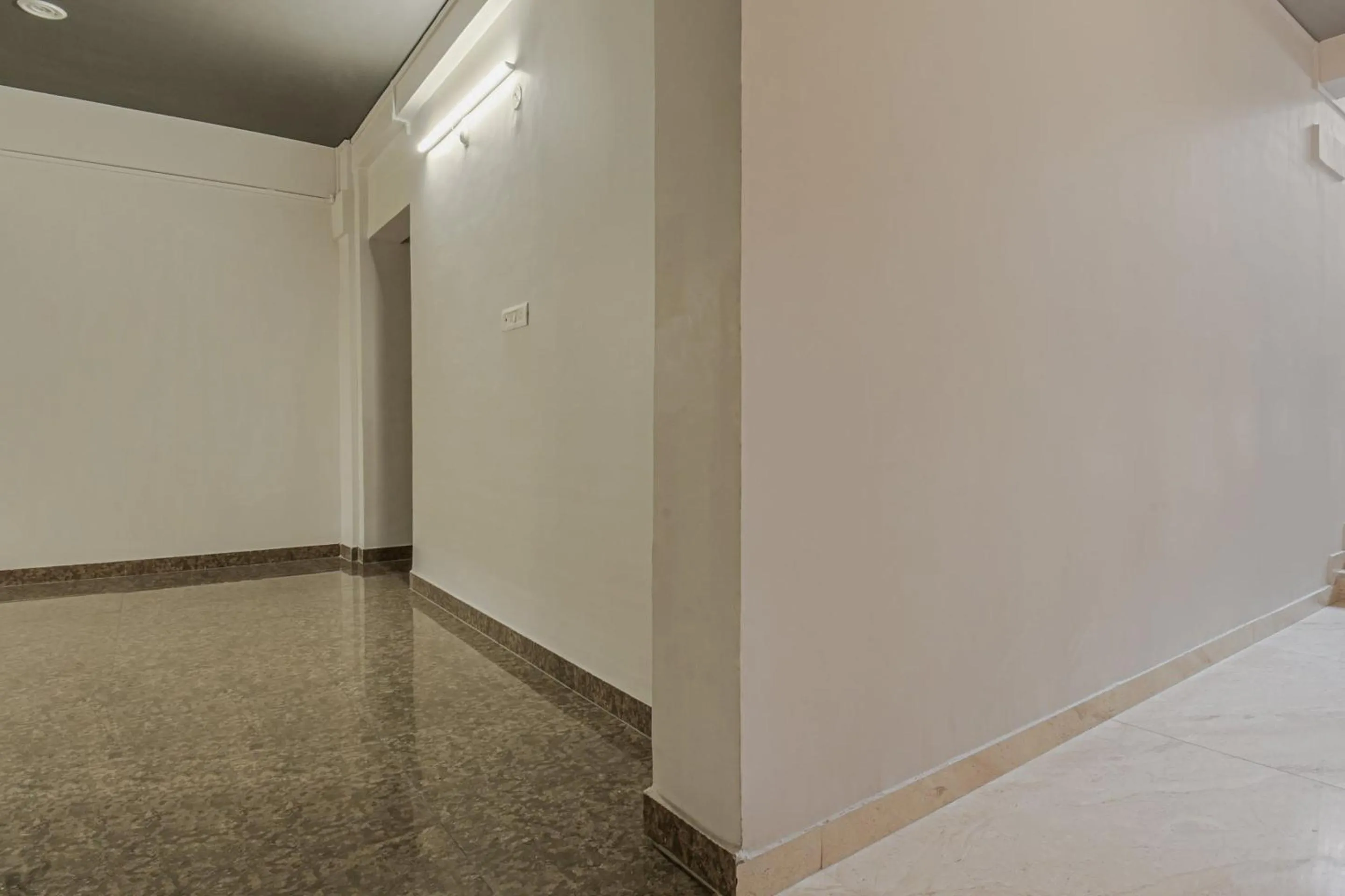 Lobby or reception in Super Townhouse Vidya Vihar