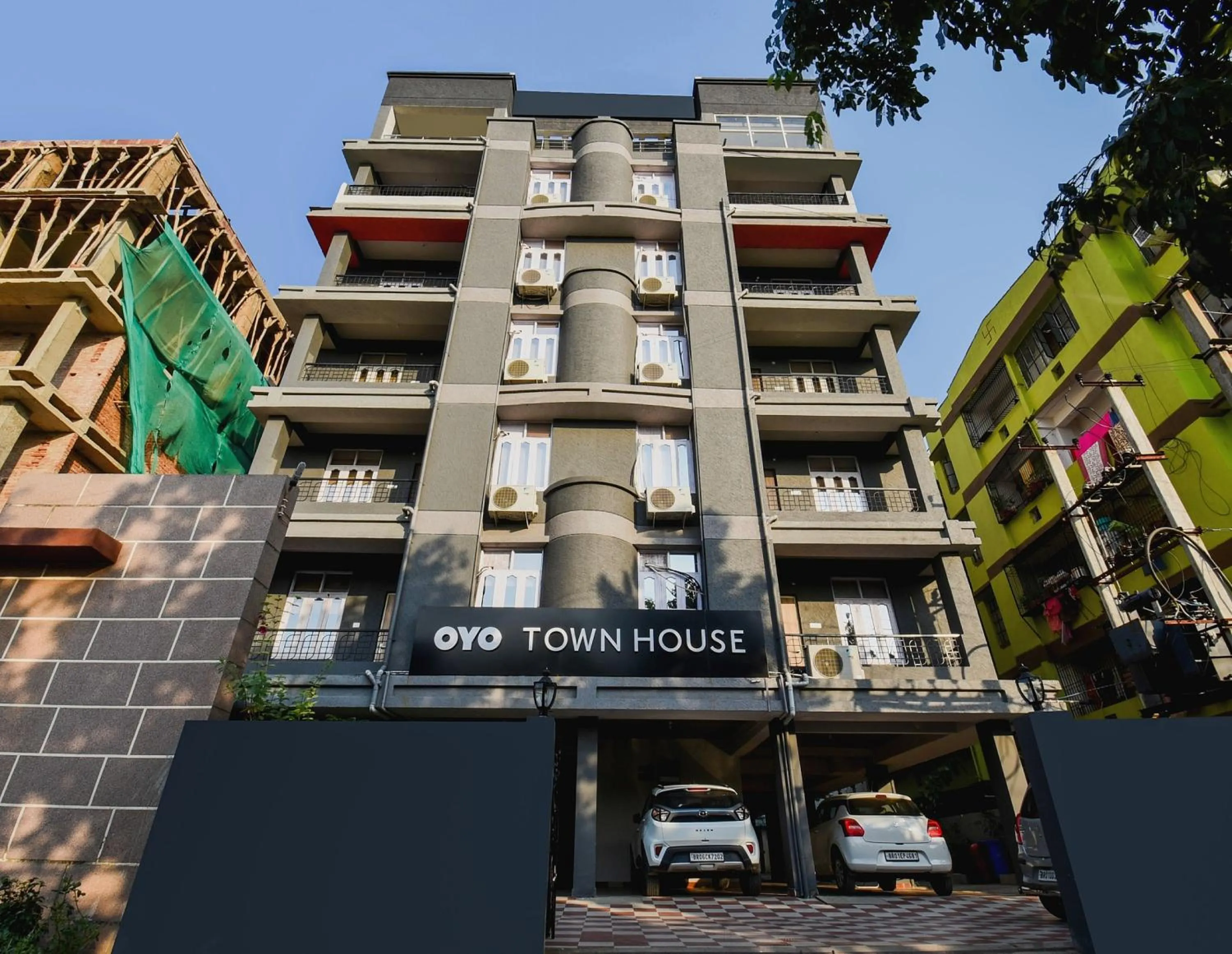 Facade/entrance in Super Townhouse Vidya Vihar