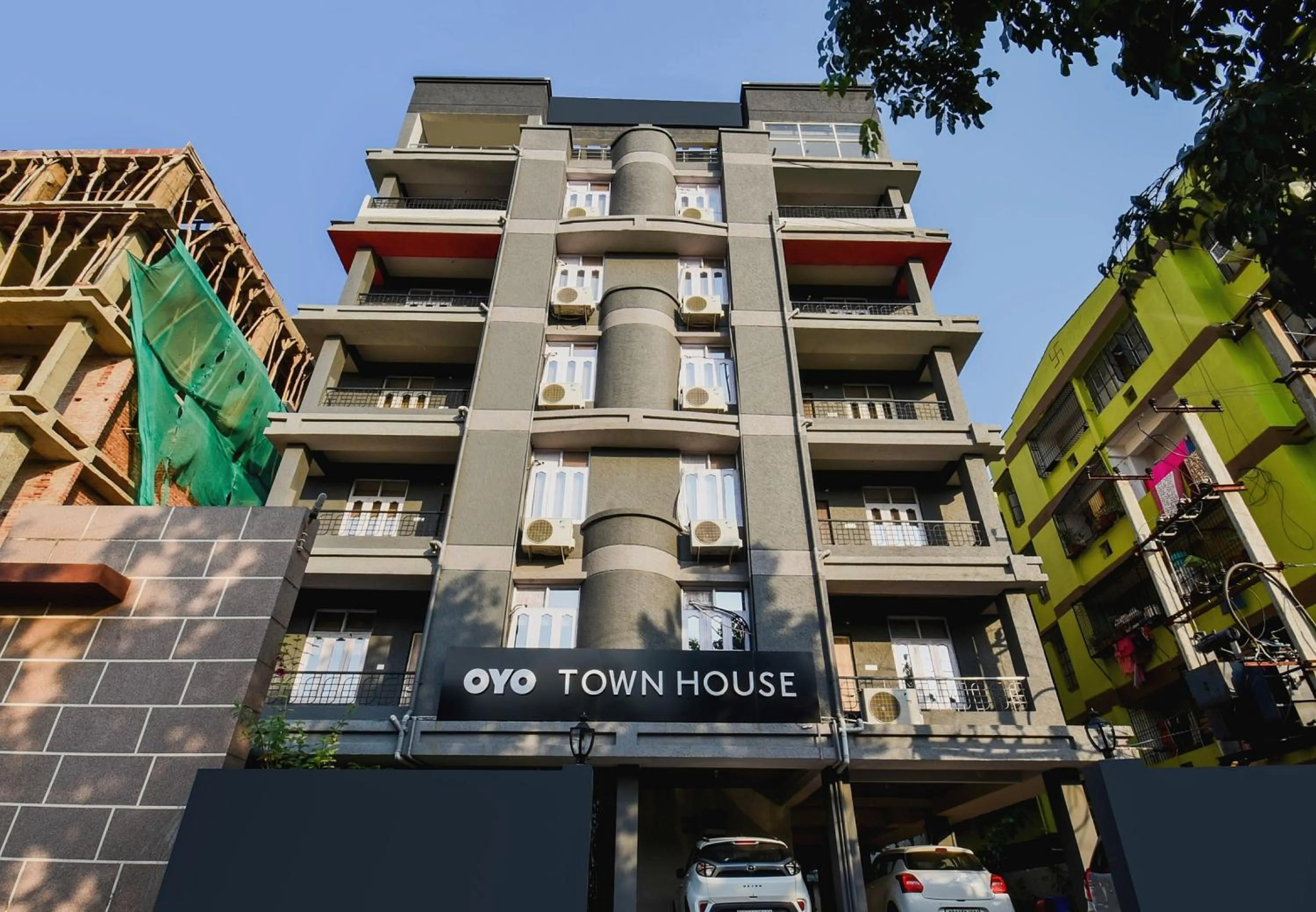 Facade/entrance in Super Townhouse Vidya Vihar