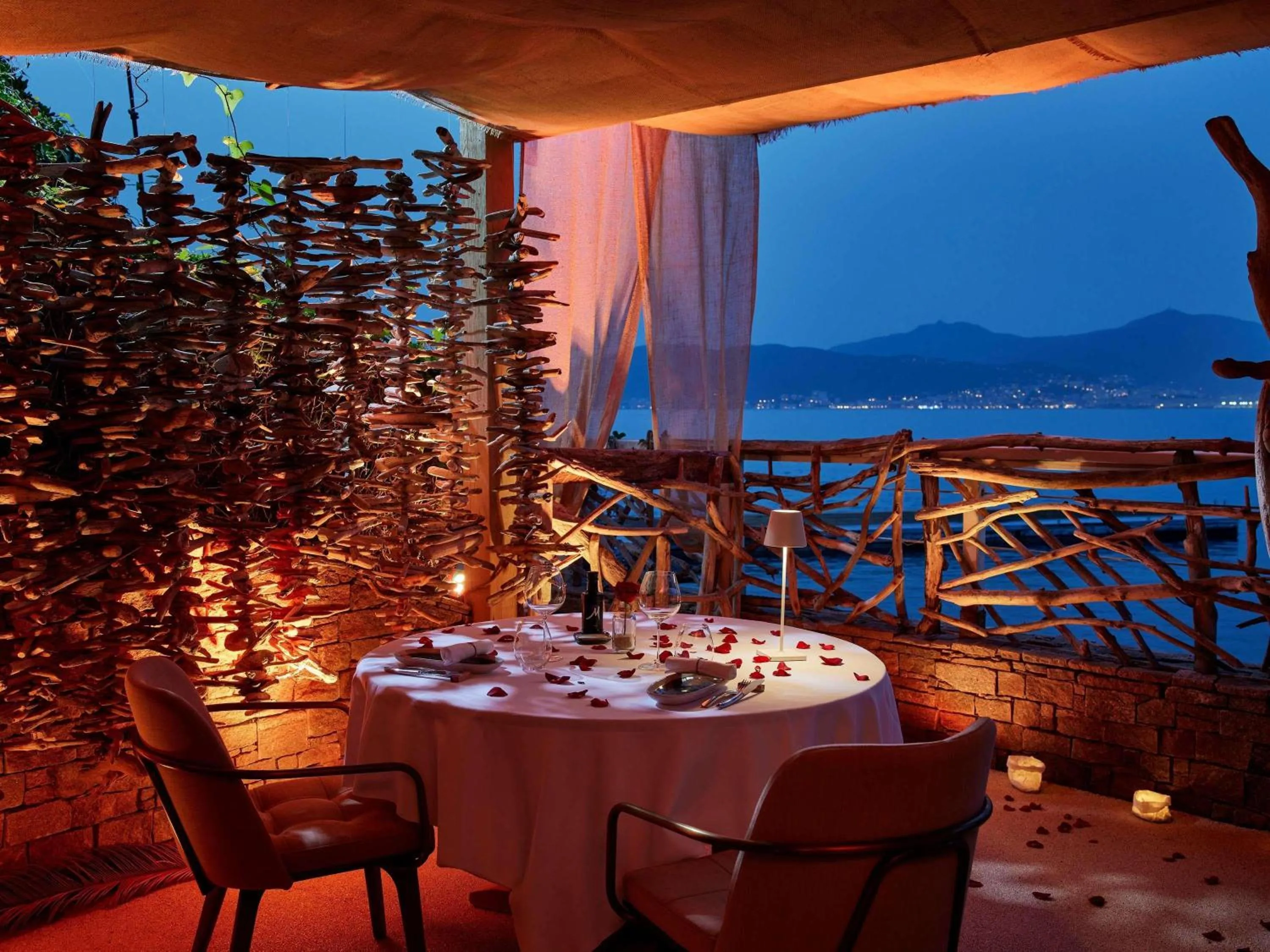 Restaurant/places to eat in Sofitel Golfe d'Ajaccio Thalassa Sea & Spa