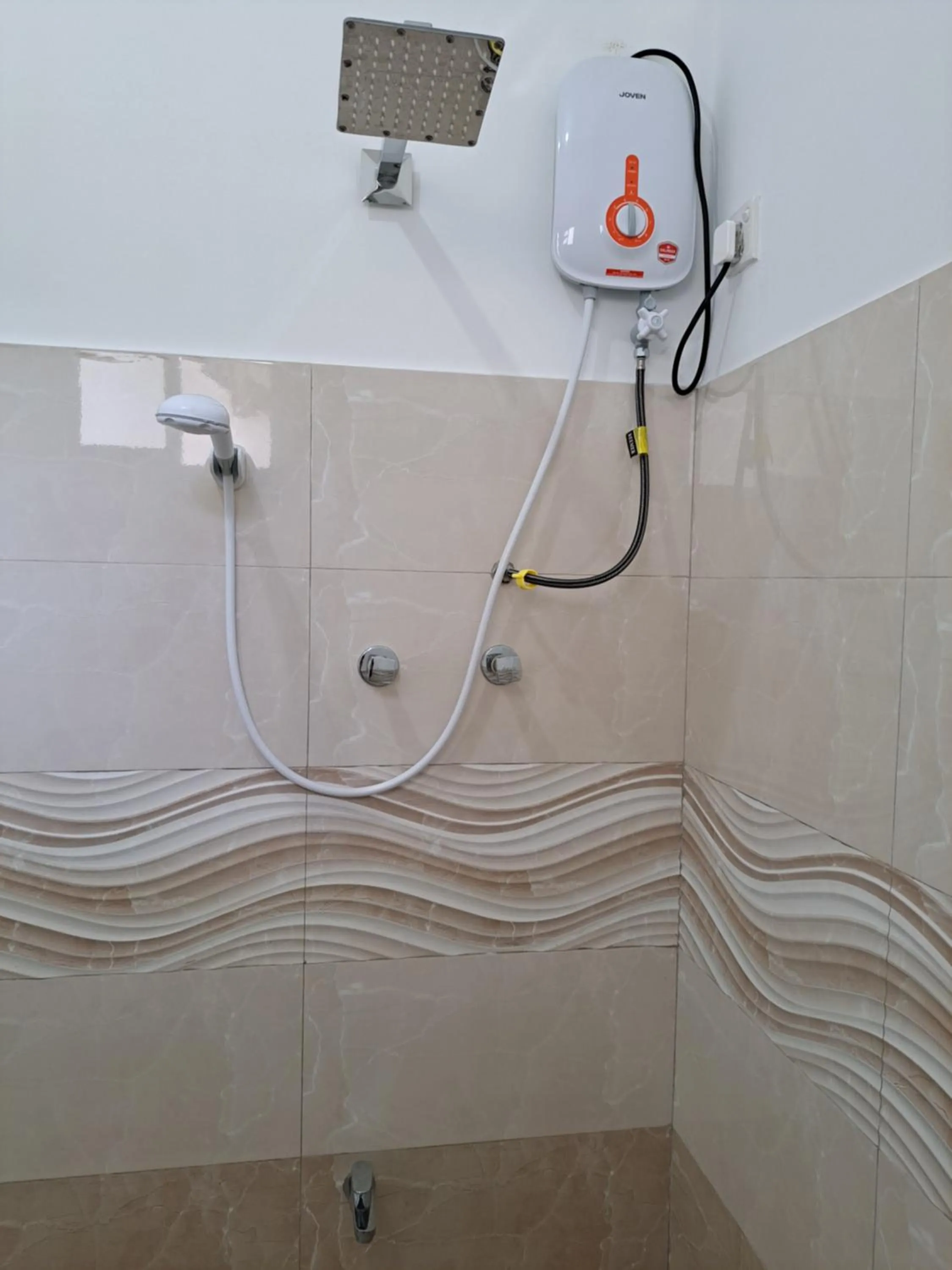 Shower in B & B CHARM