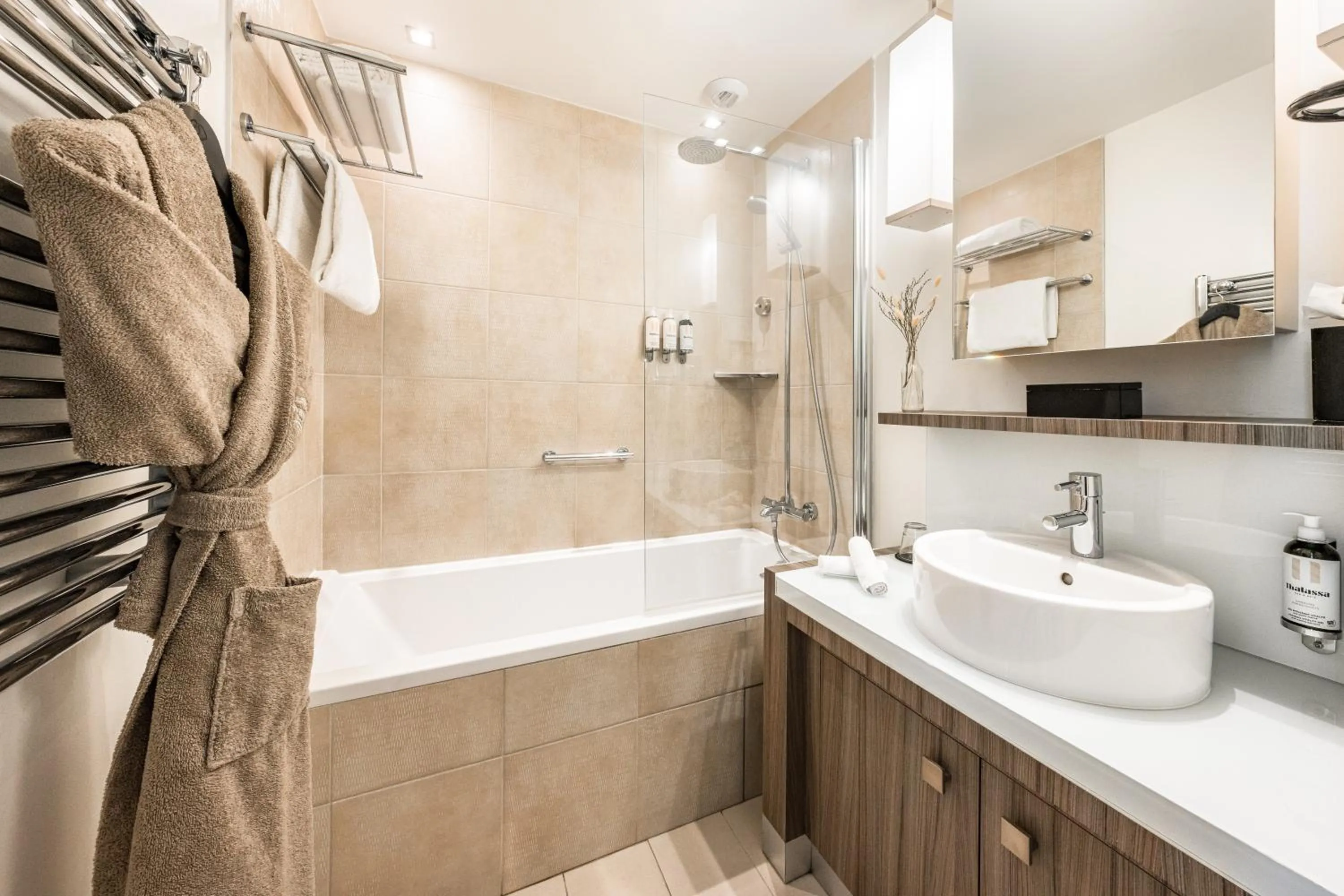 Bathroom in Sofitel Quiberon Thalassa sea & spa