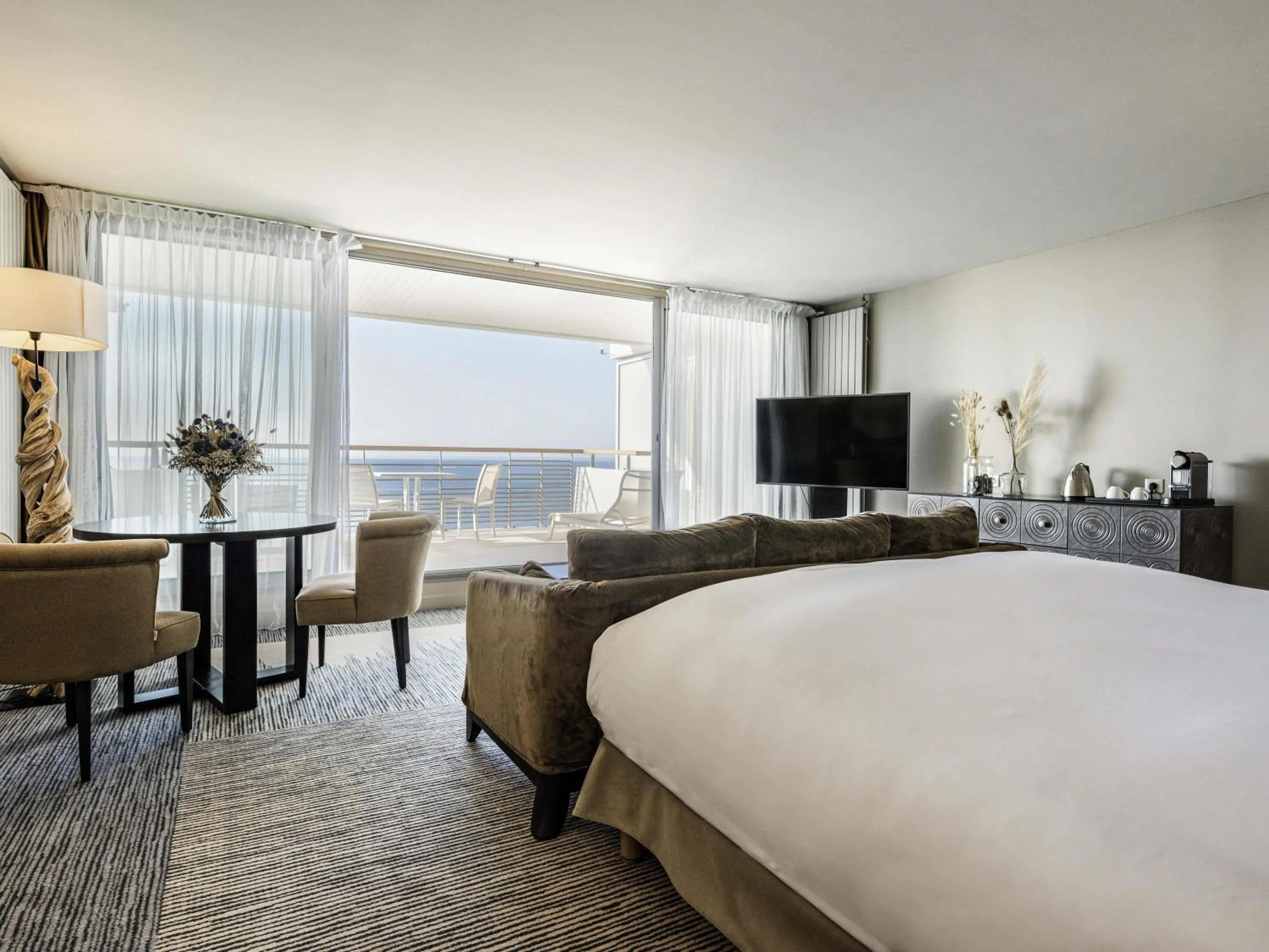 Bedroom, Bed in Sofitel Quiberon Thalassa sea & spa