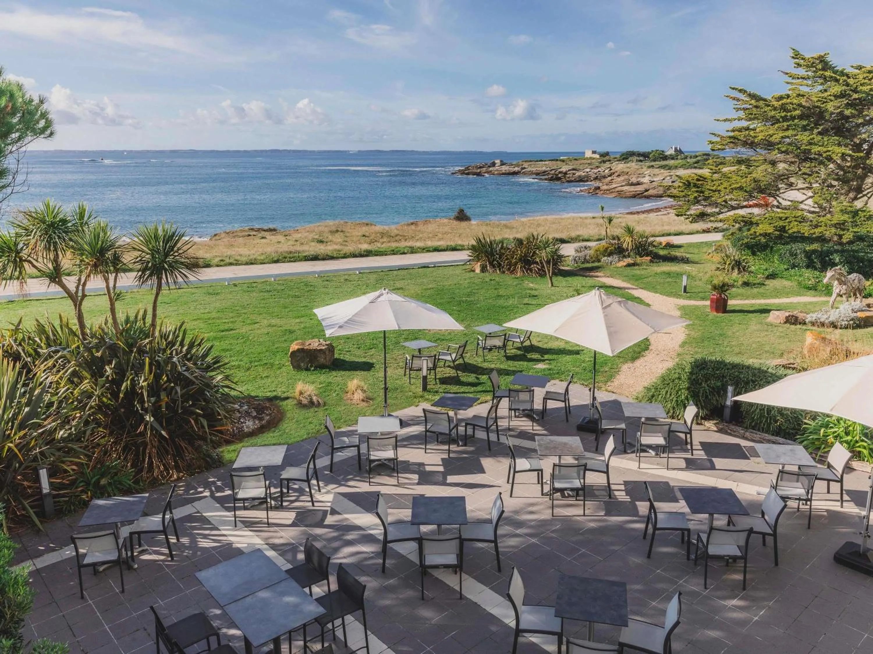Lounge or bar in Sofitel Quiberon Thalassa sea & spa