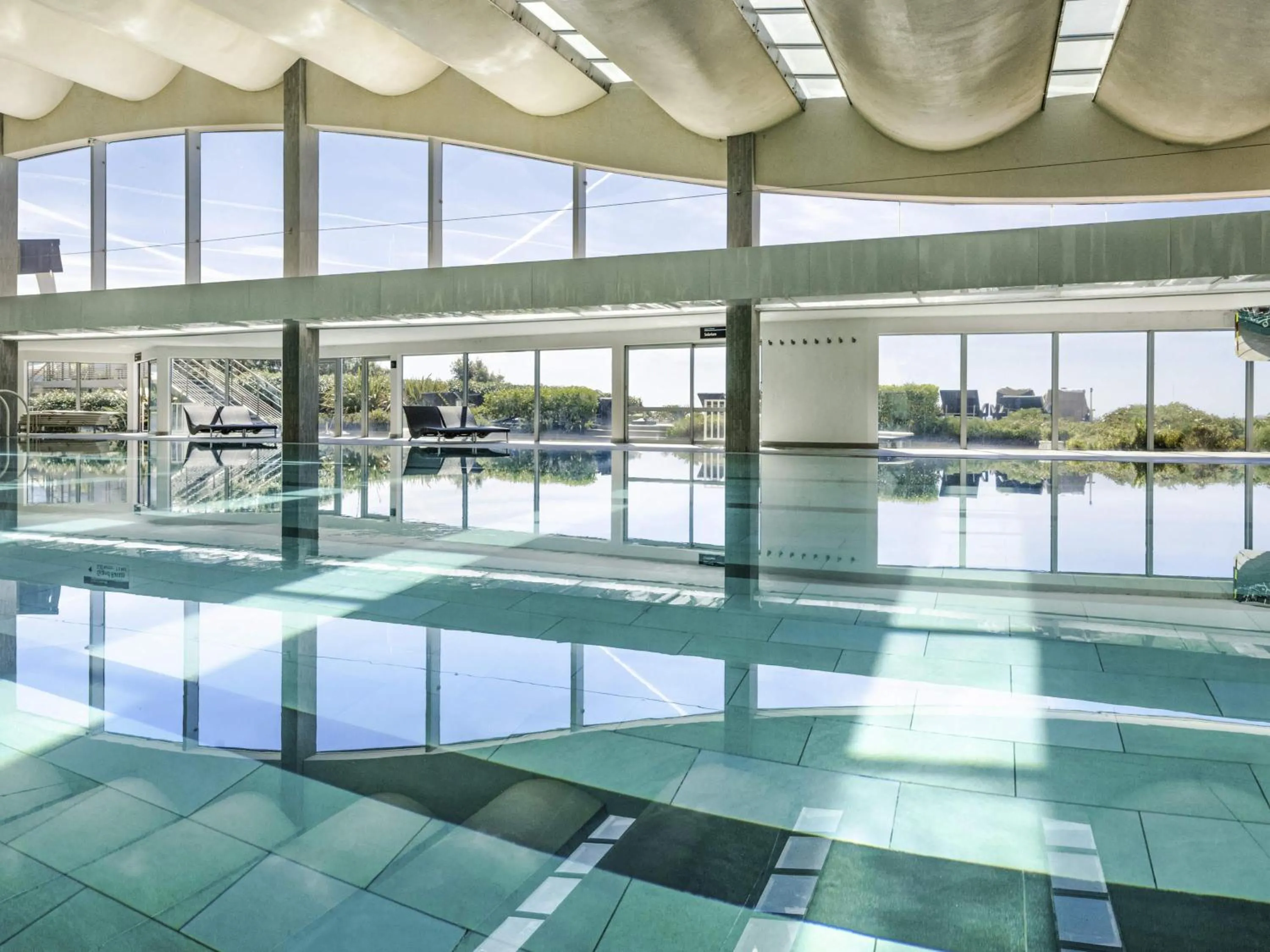 Pool view in Sofitel Quiberon Thalassa sea & spa