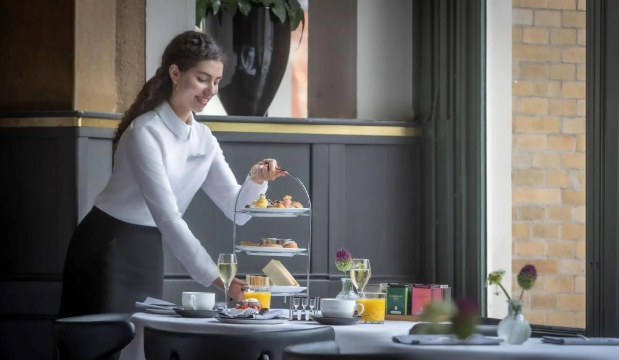 Food and drinks in Clayton Hotel Amsterdam American