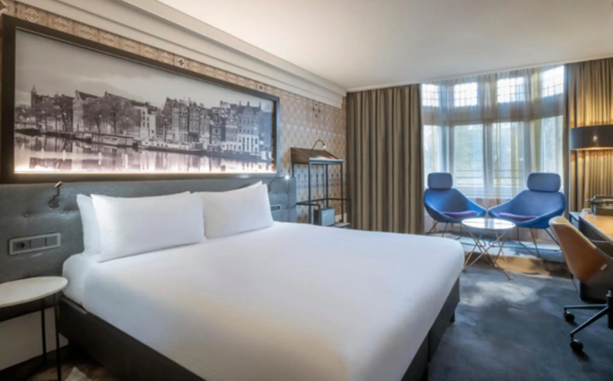 Photo of the whole room, Bed in Clayton Hotel Amsterdam American