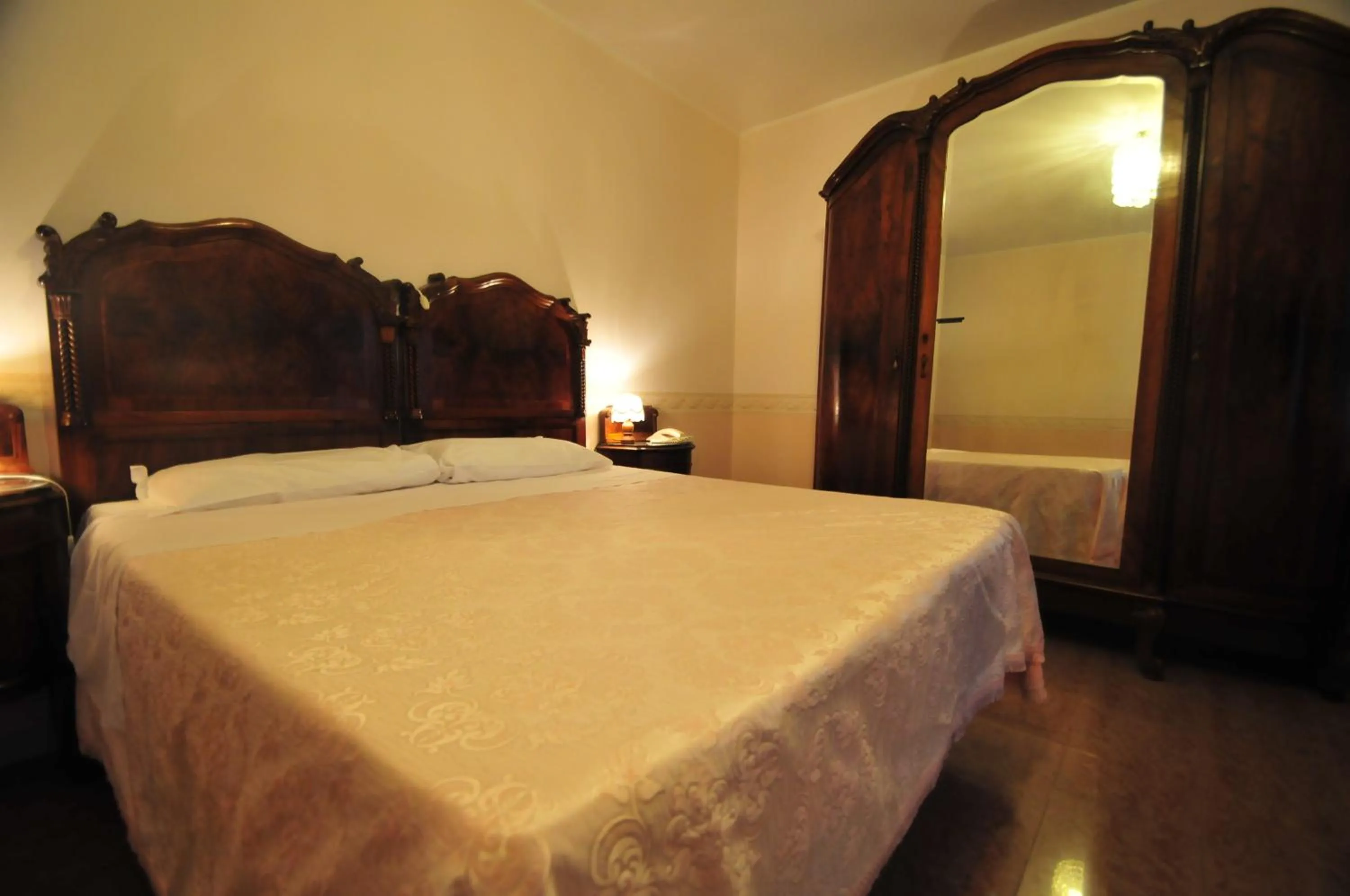 Bedroom, Bed in Locanda Sant'Anna Hotel