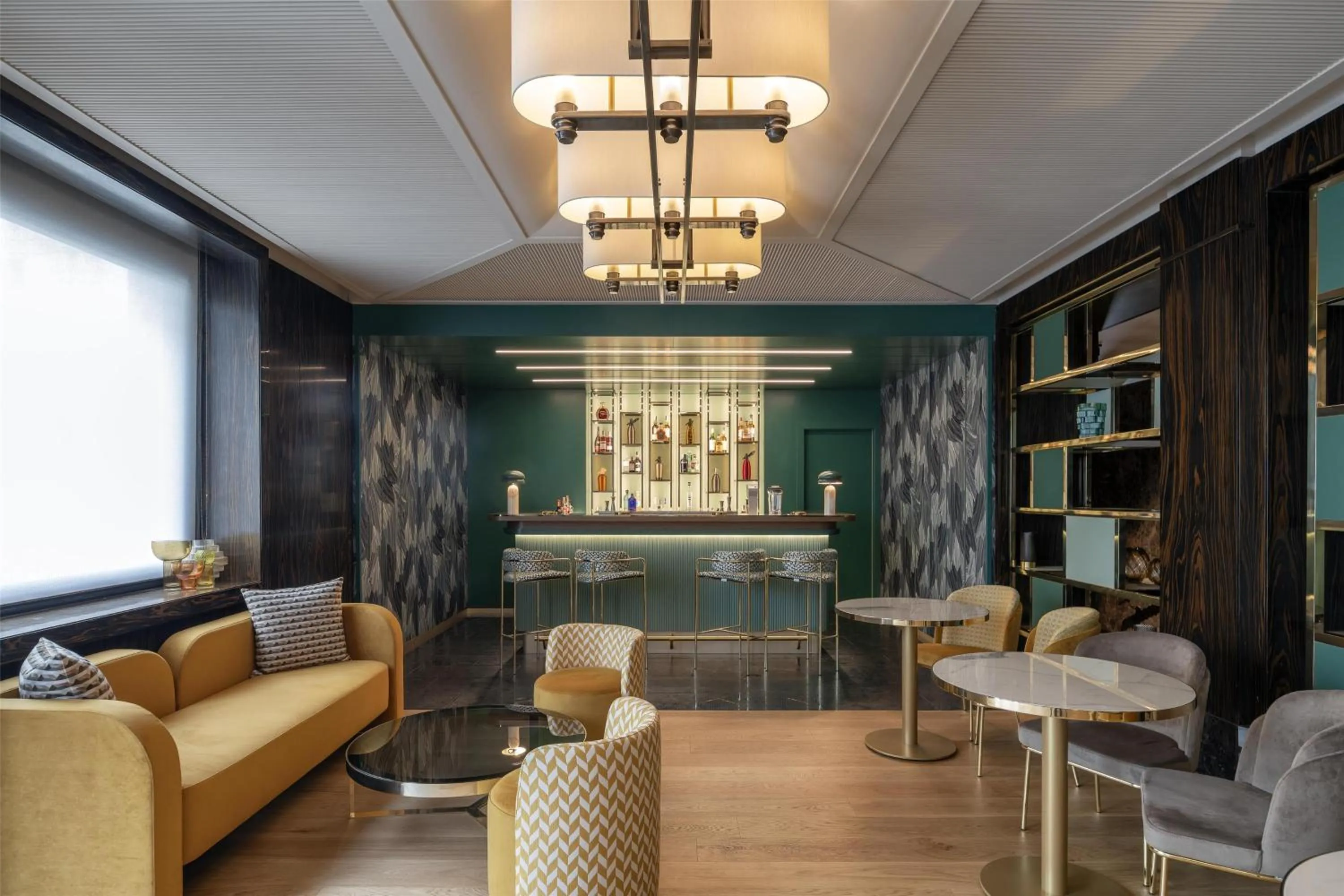 Lounge or bar in Hilton Turin Centre