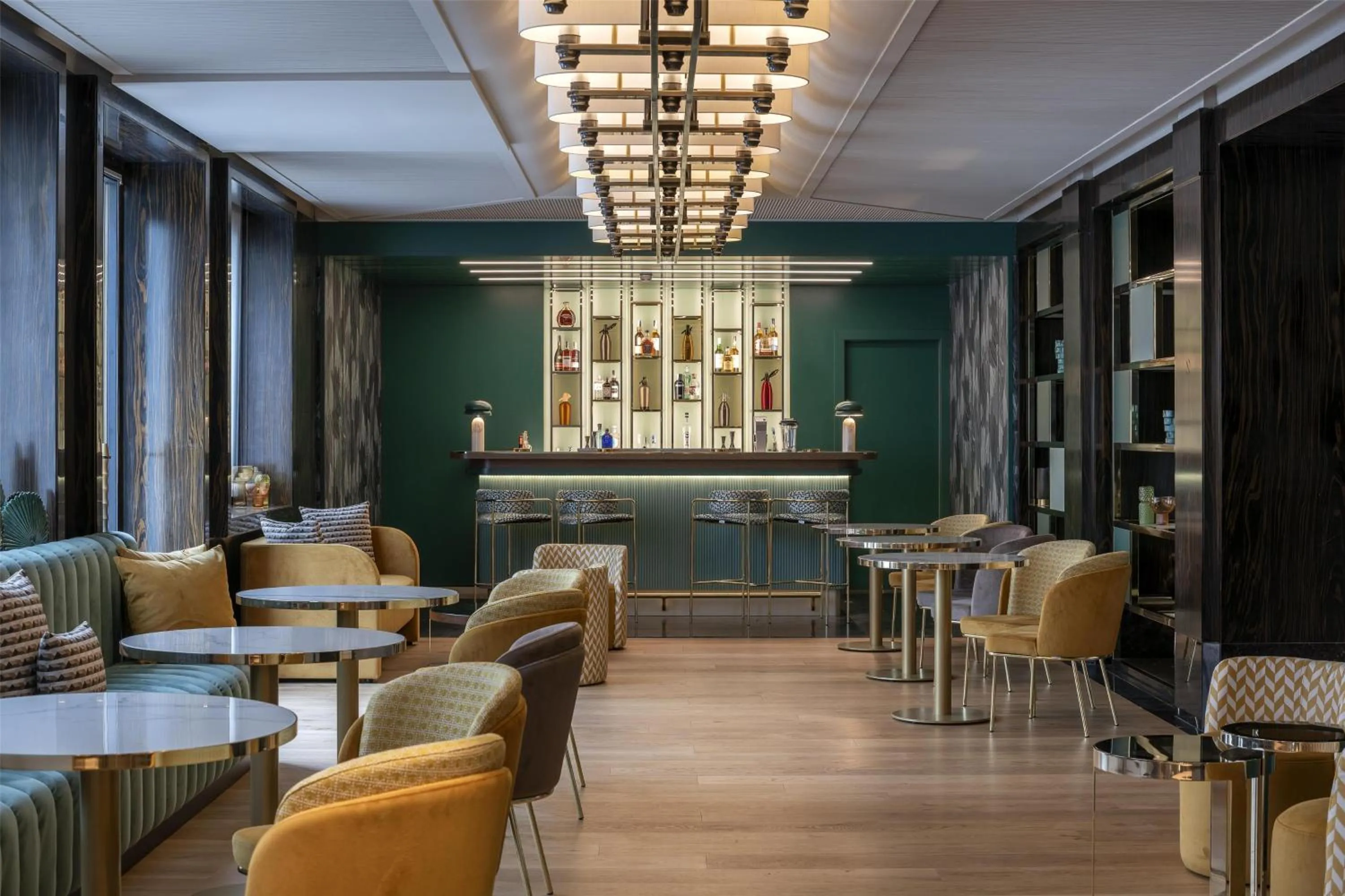 Lounge or bar in Hilton Turin Centre