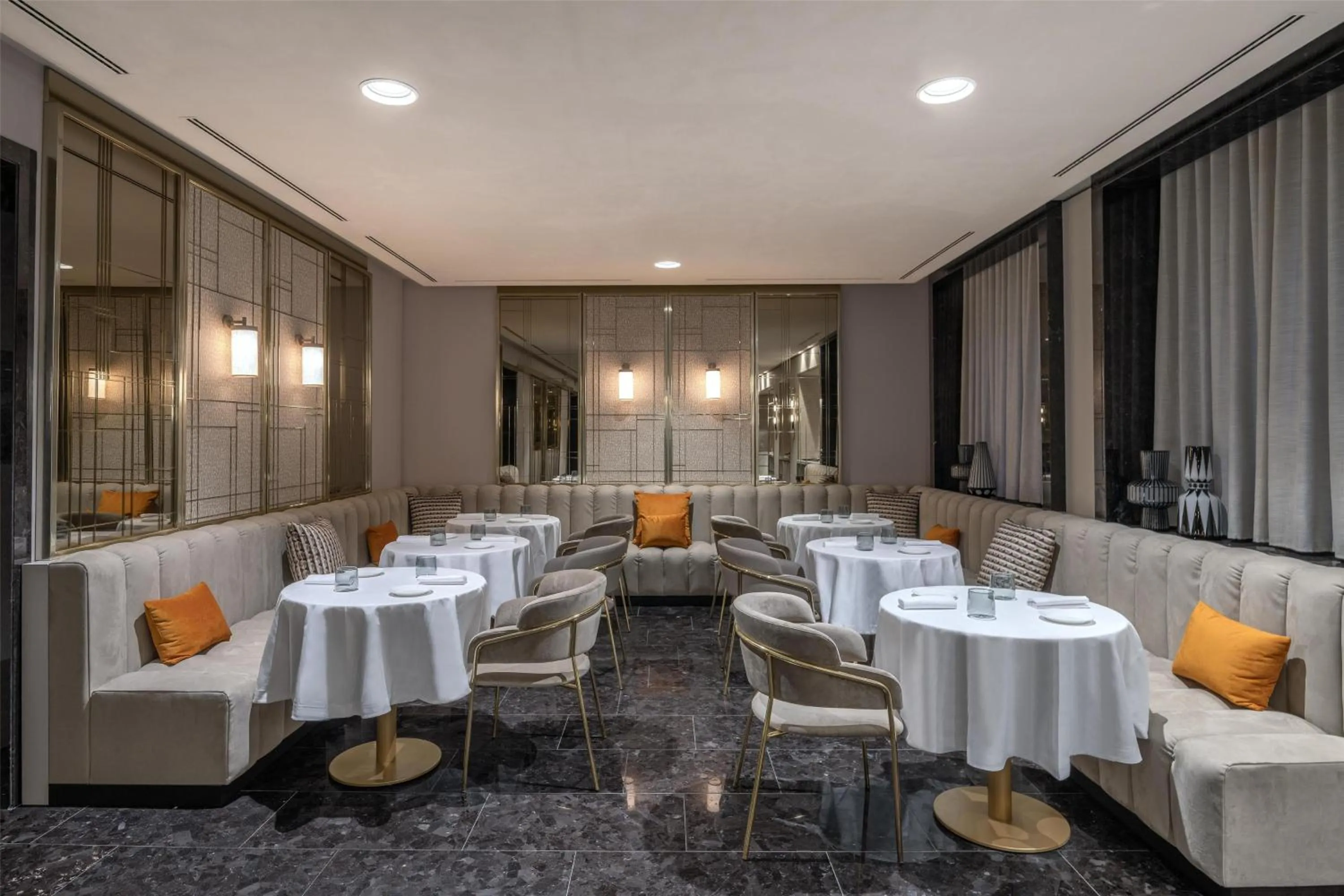 Restaurant/places to eat in Hilton Turin Centre
