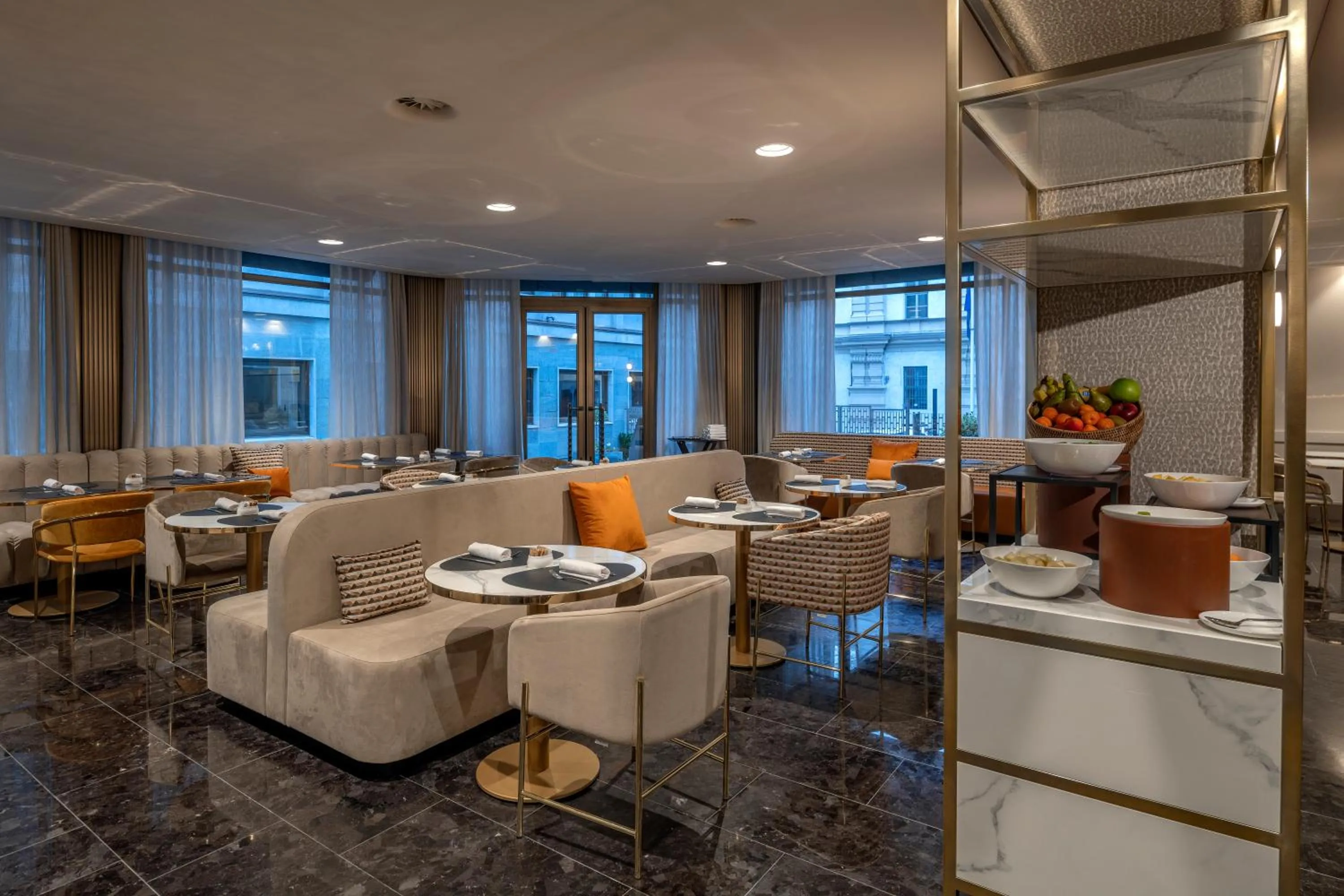 Restaurant/places to eat in Hilton Turin Centre