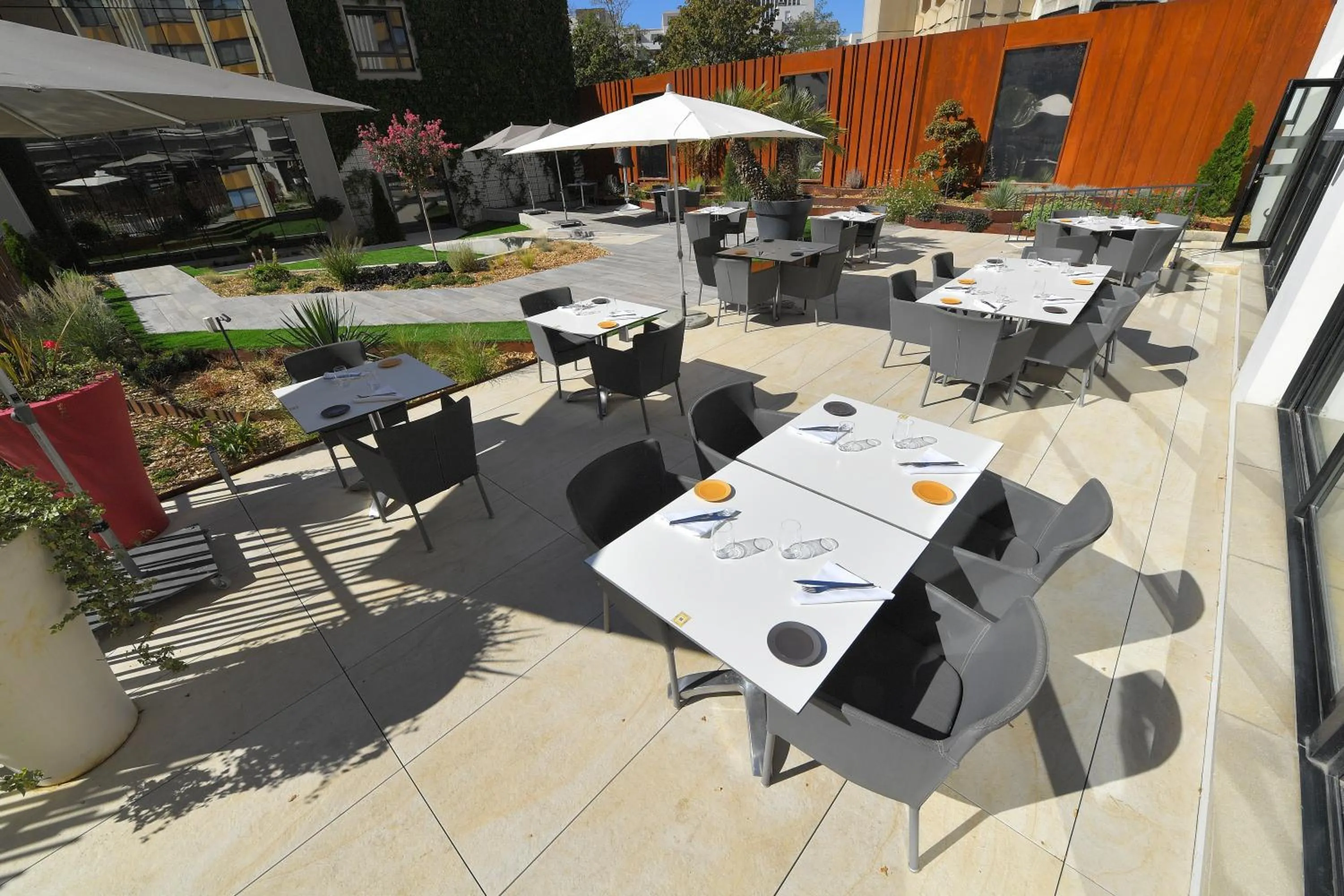 Restaurant/places to eat in Mercure Dijon Centre Clemenceau