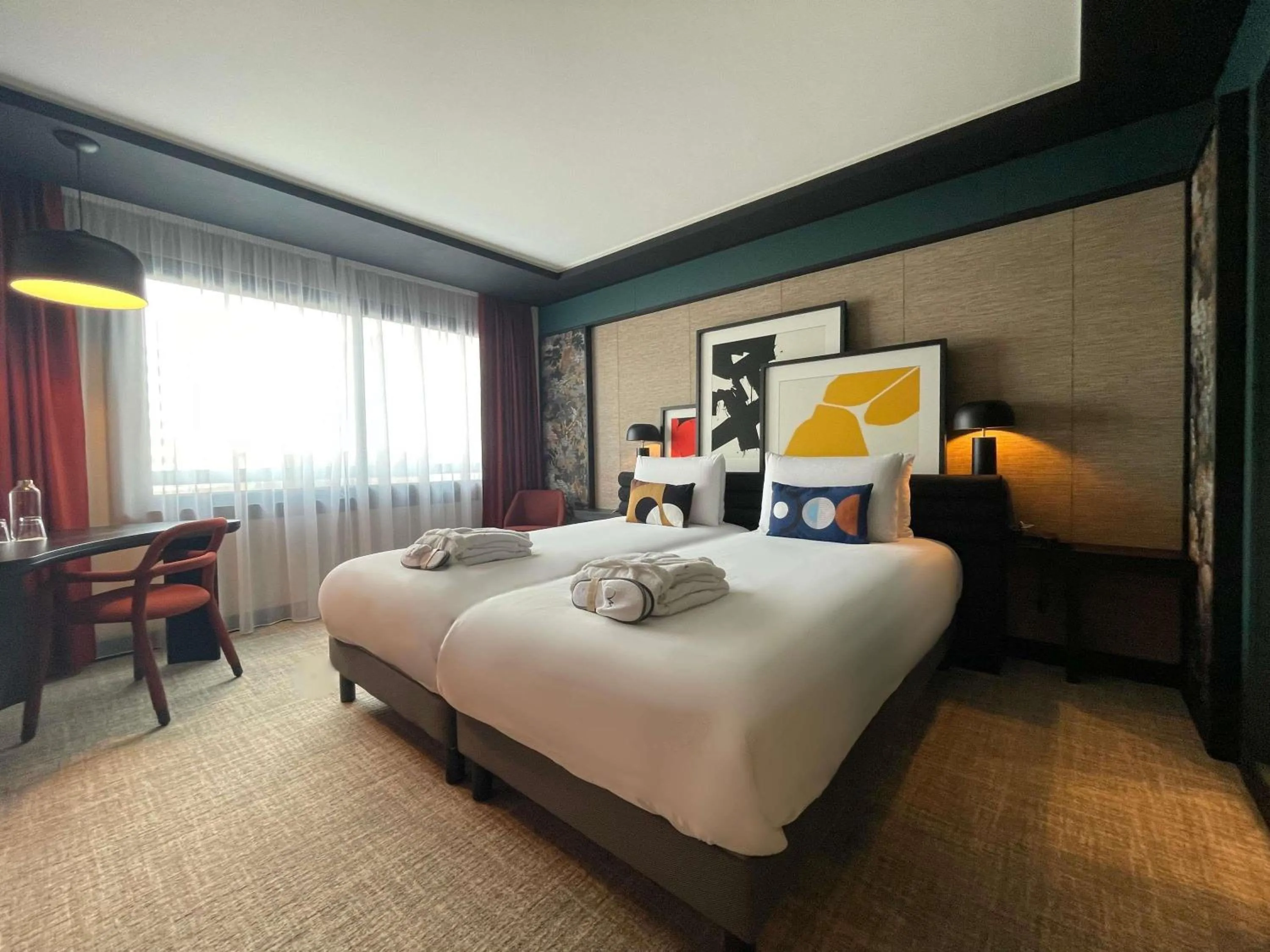 Bedroom, Bed in Mercure Dijon Centre Clemenceau