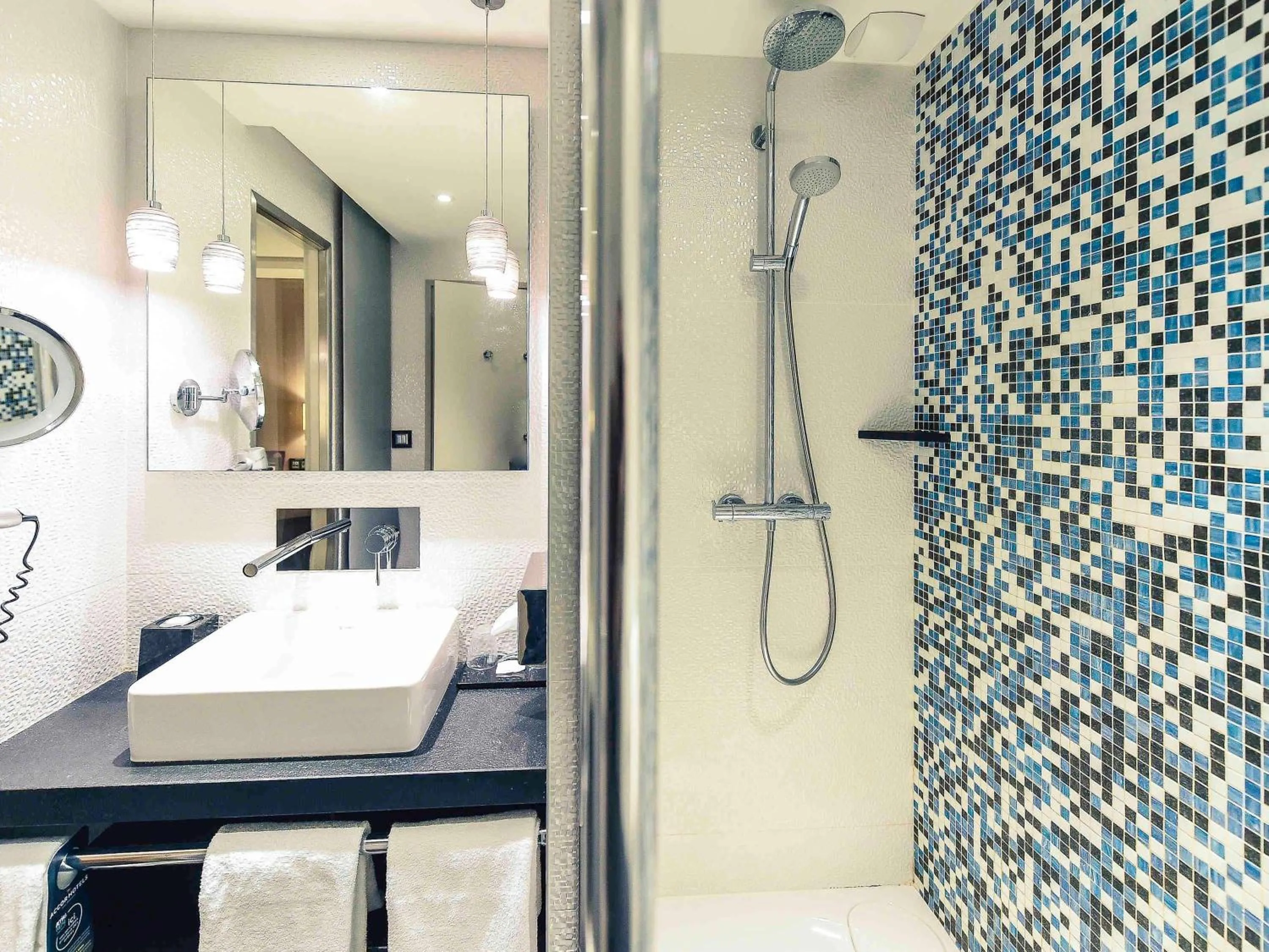 Bedroom in Mercure Dijon Centre Clemenceau