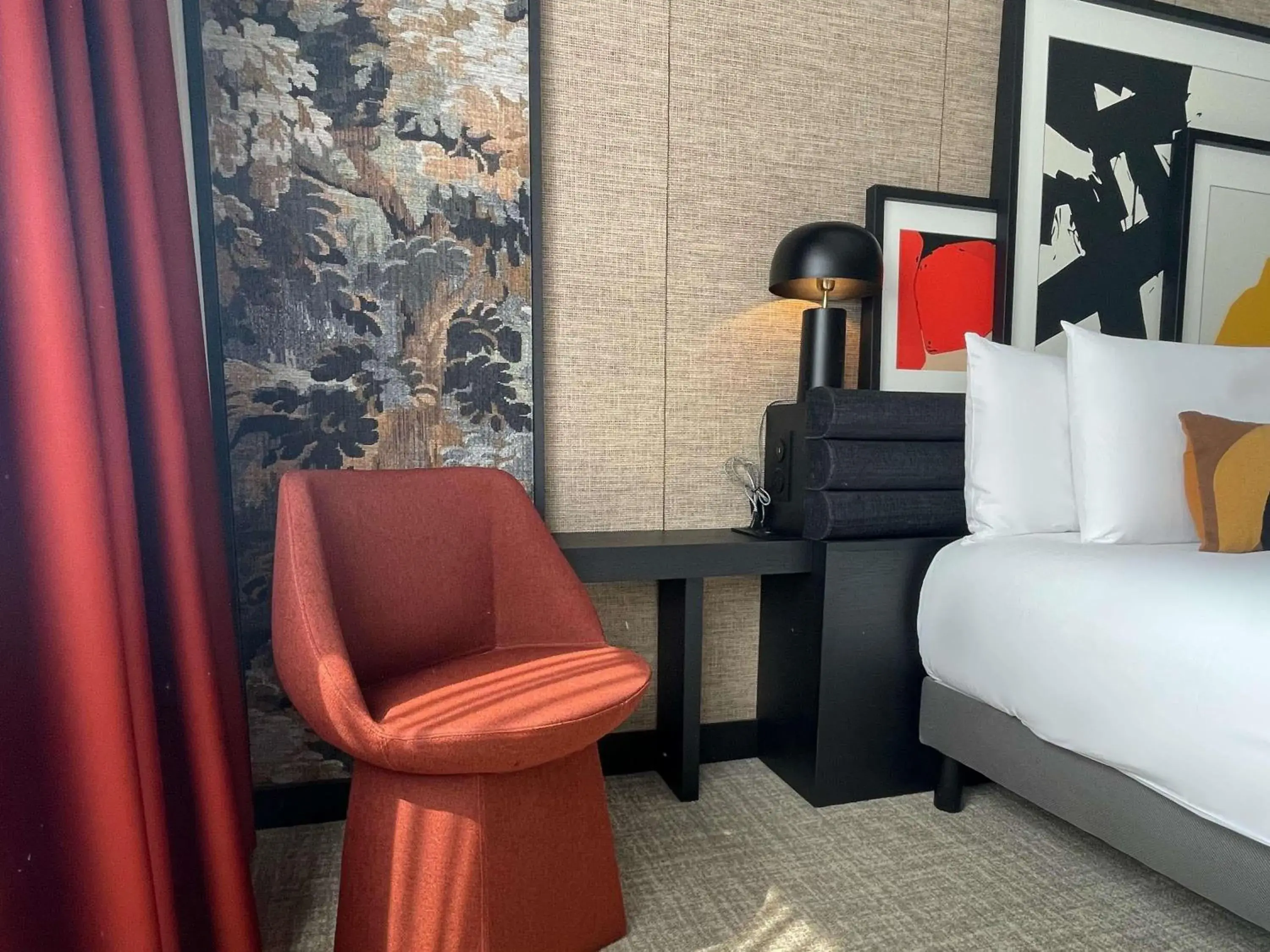 Design Room with Two Single Beds in Mercure Dijon Centre Clemenceau Design Room with Two Single Beds in Mercure Dijon Centre Clemenceau