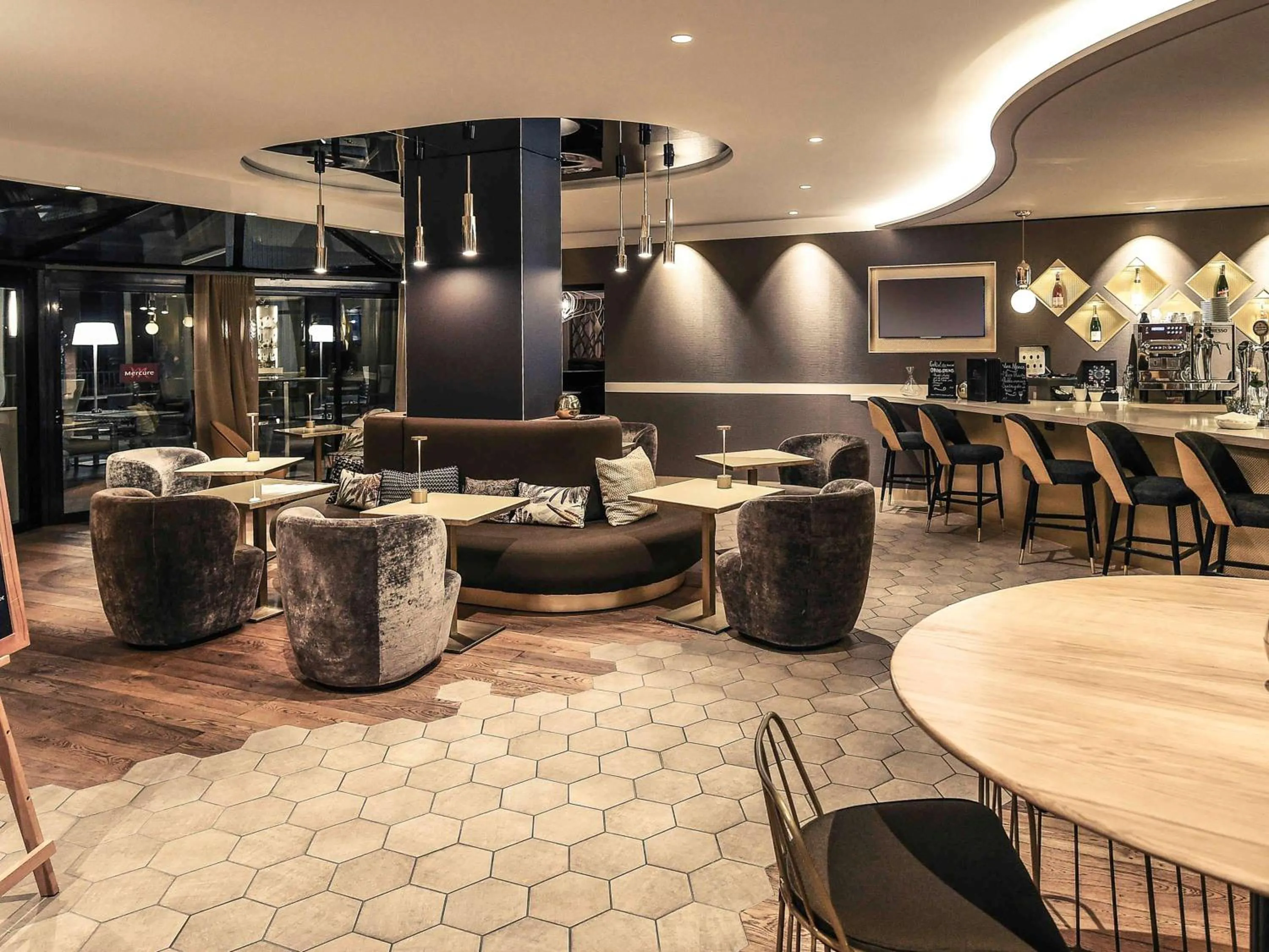 Lounge or bar in Mercure Dijon Centre Clemenceau