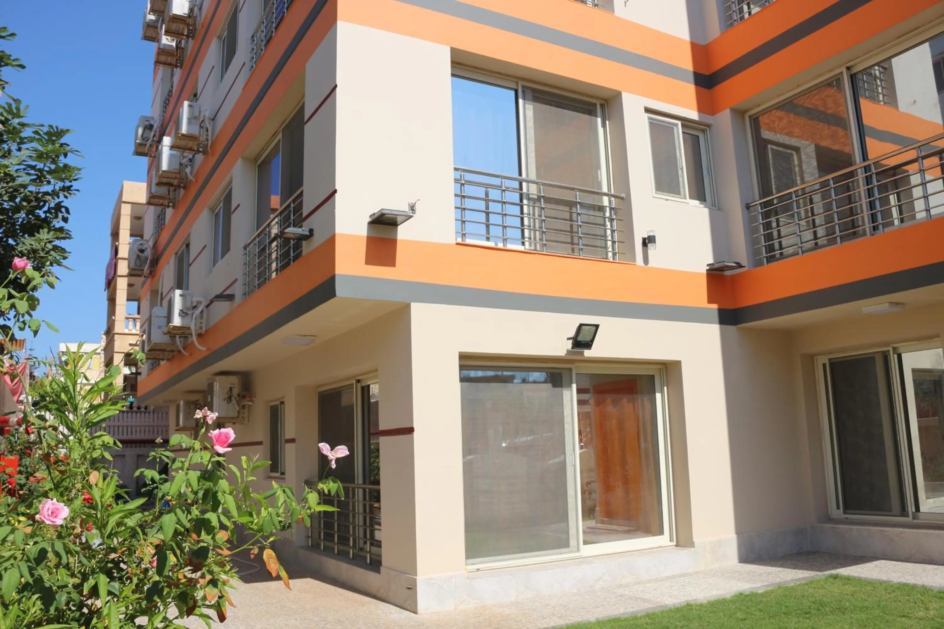 Property building in Al Raya Apartments