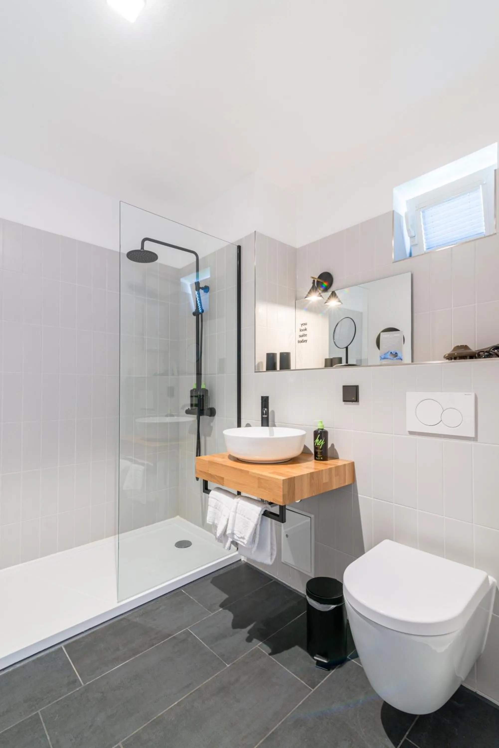 Shower in Limehome Wolfsburg Porschestraße