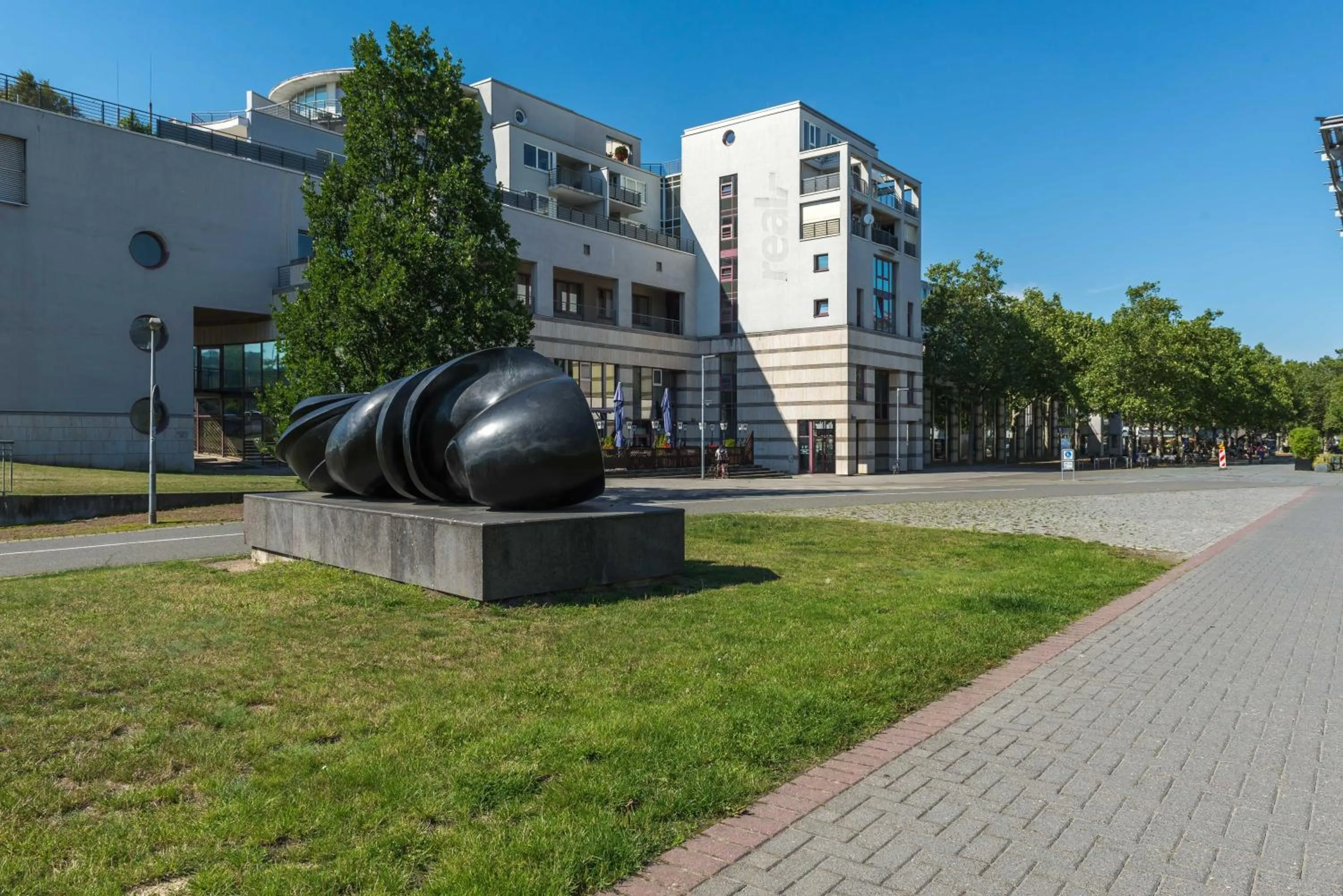 Property building in Limehome Wolfsburg Porschestraße