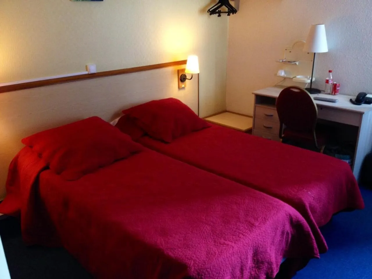 Bed in Hipotel Paris Marne La Vallée