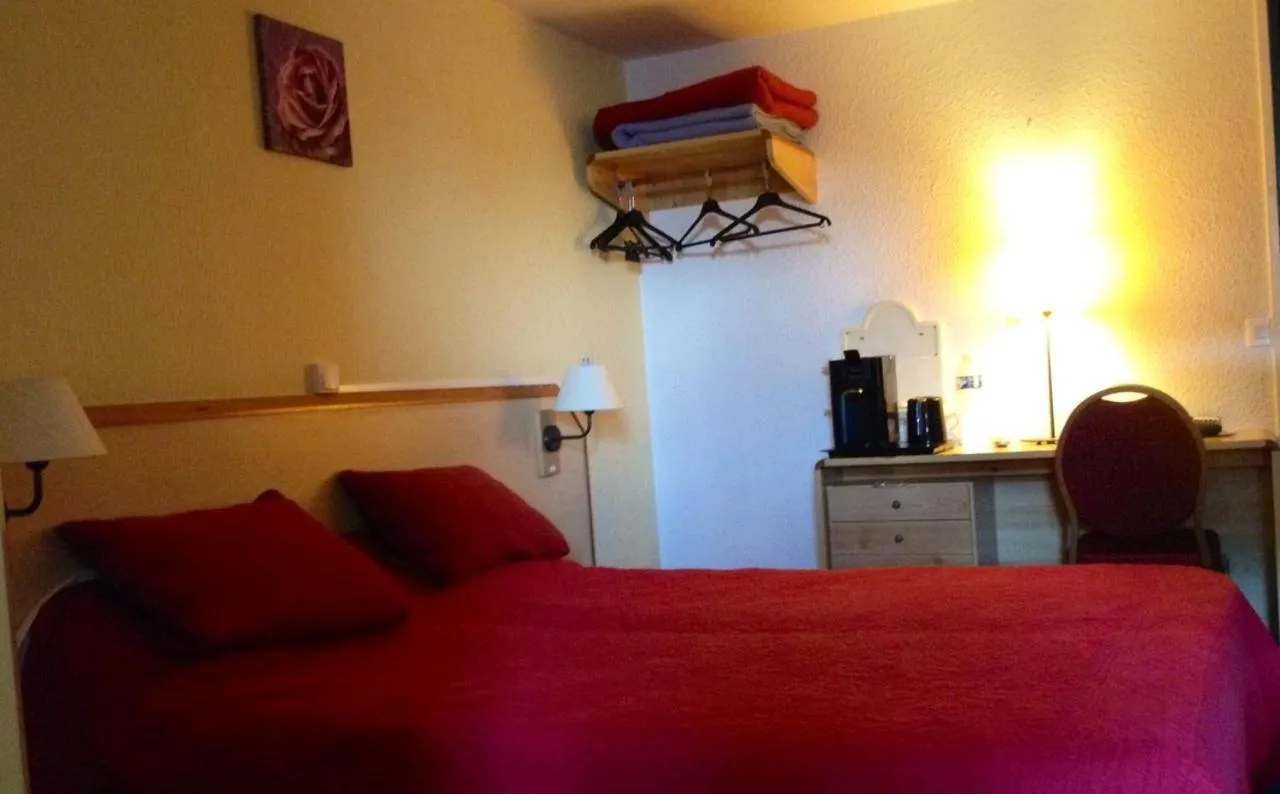 Bed in Hipotel Paris Marne La Vallée