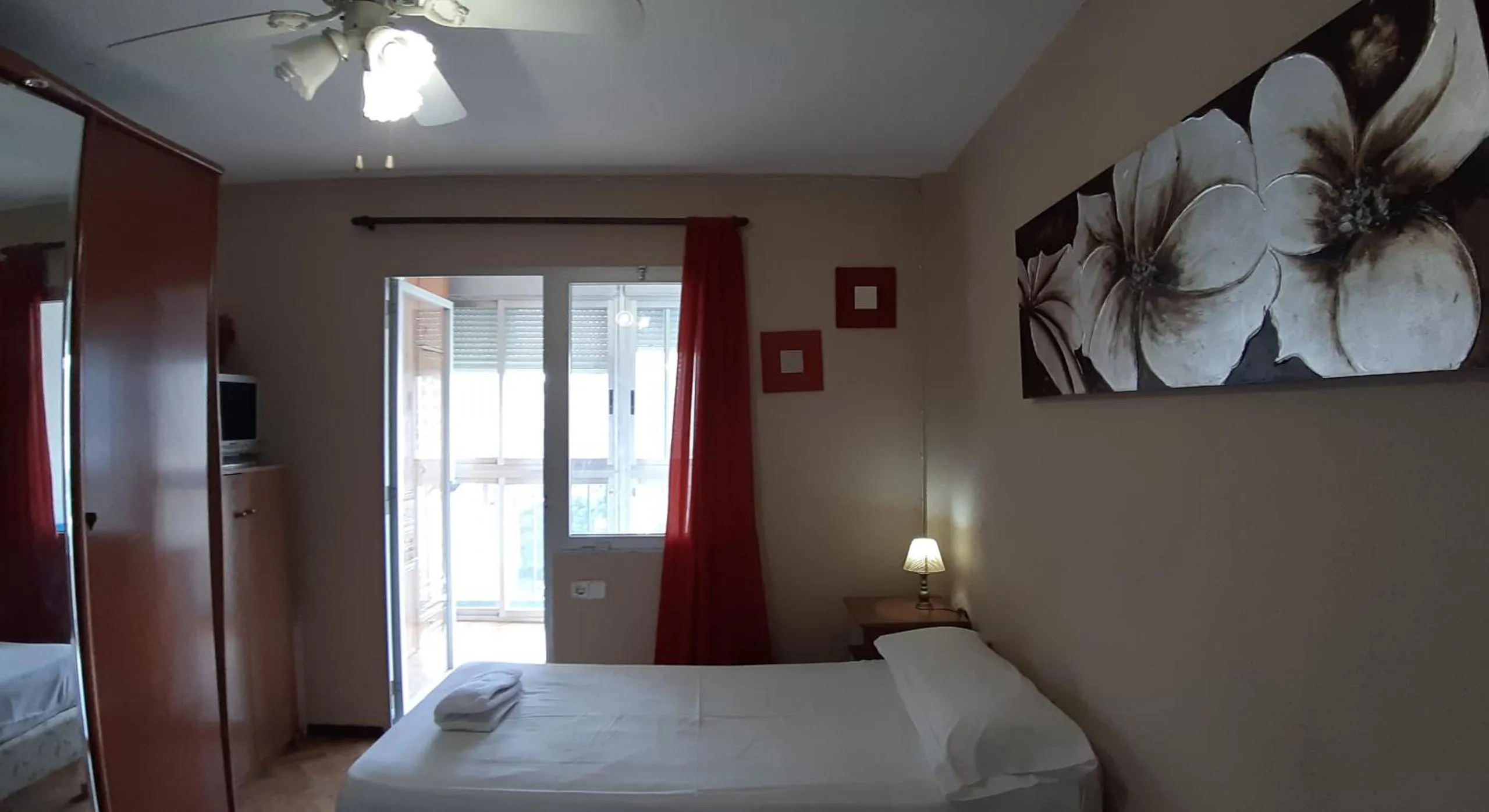 Bed in Apartamento Torre Colon IF Benidorm