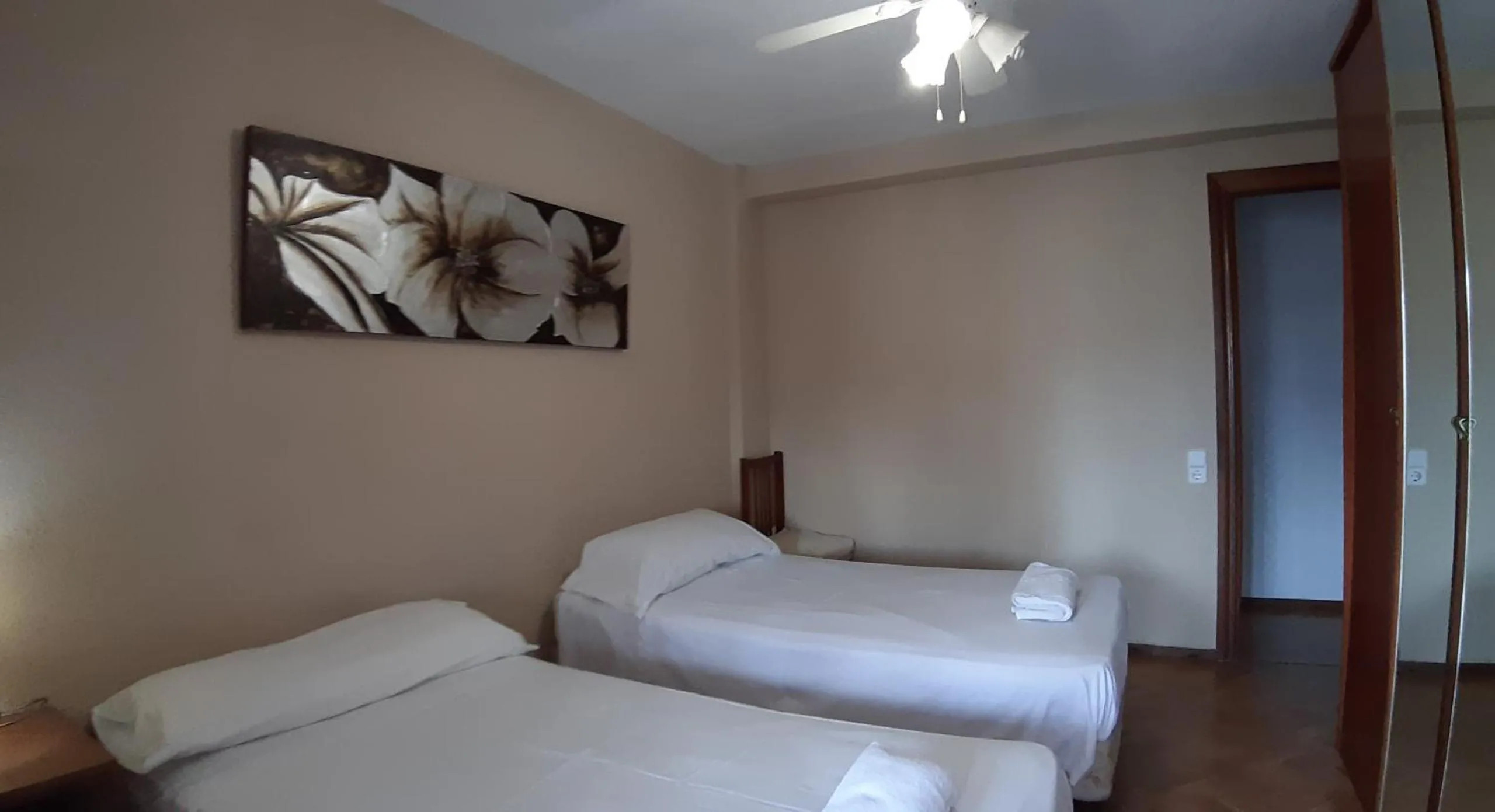 Bed in Apartamento Torre Colon IF Benidorm