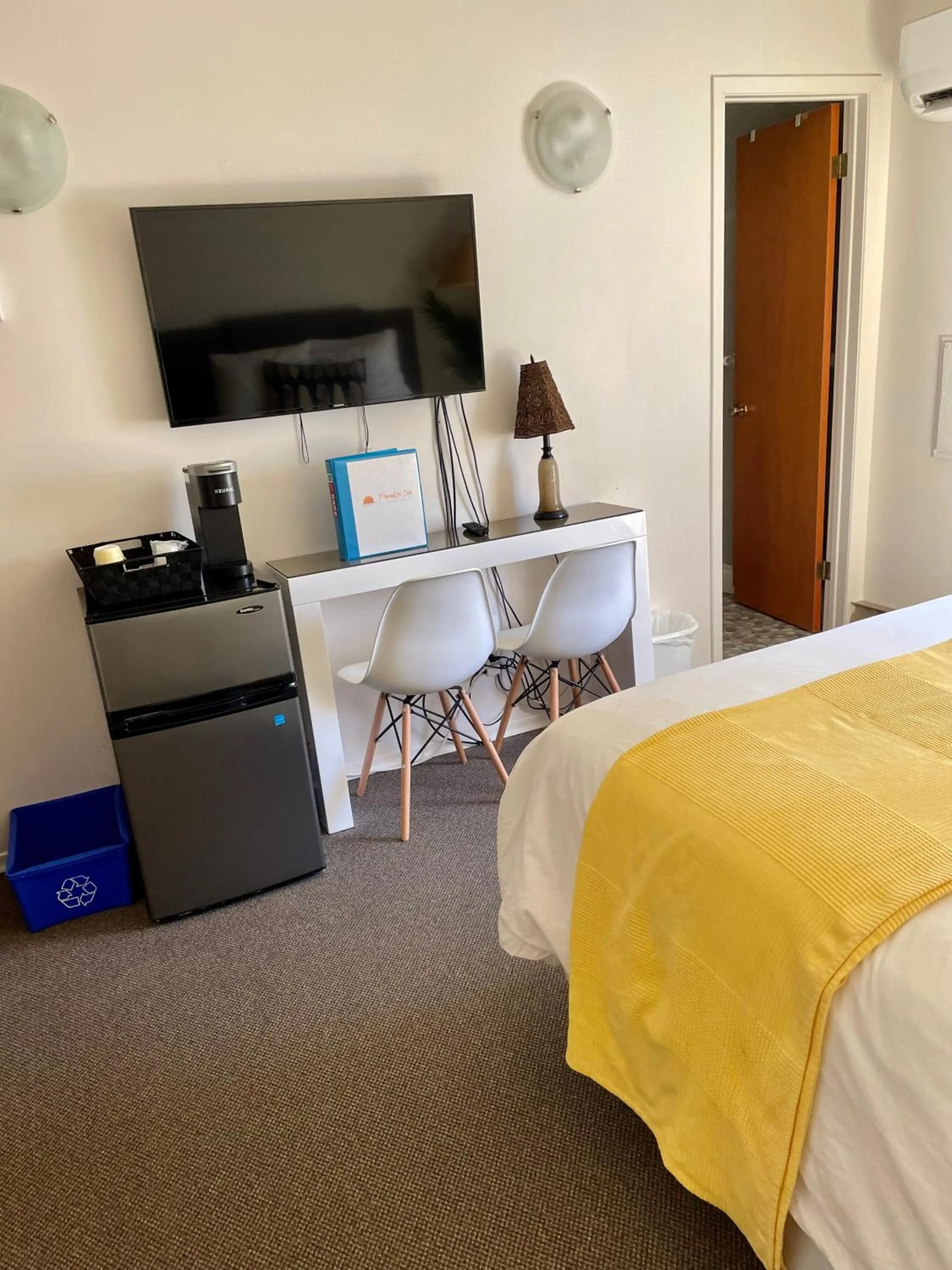 TV and multimedia, Bed in Paradise Inn On the Beach