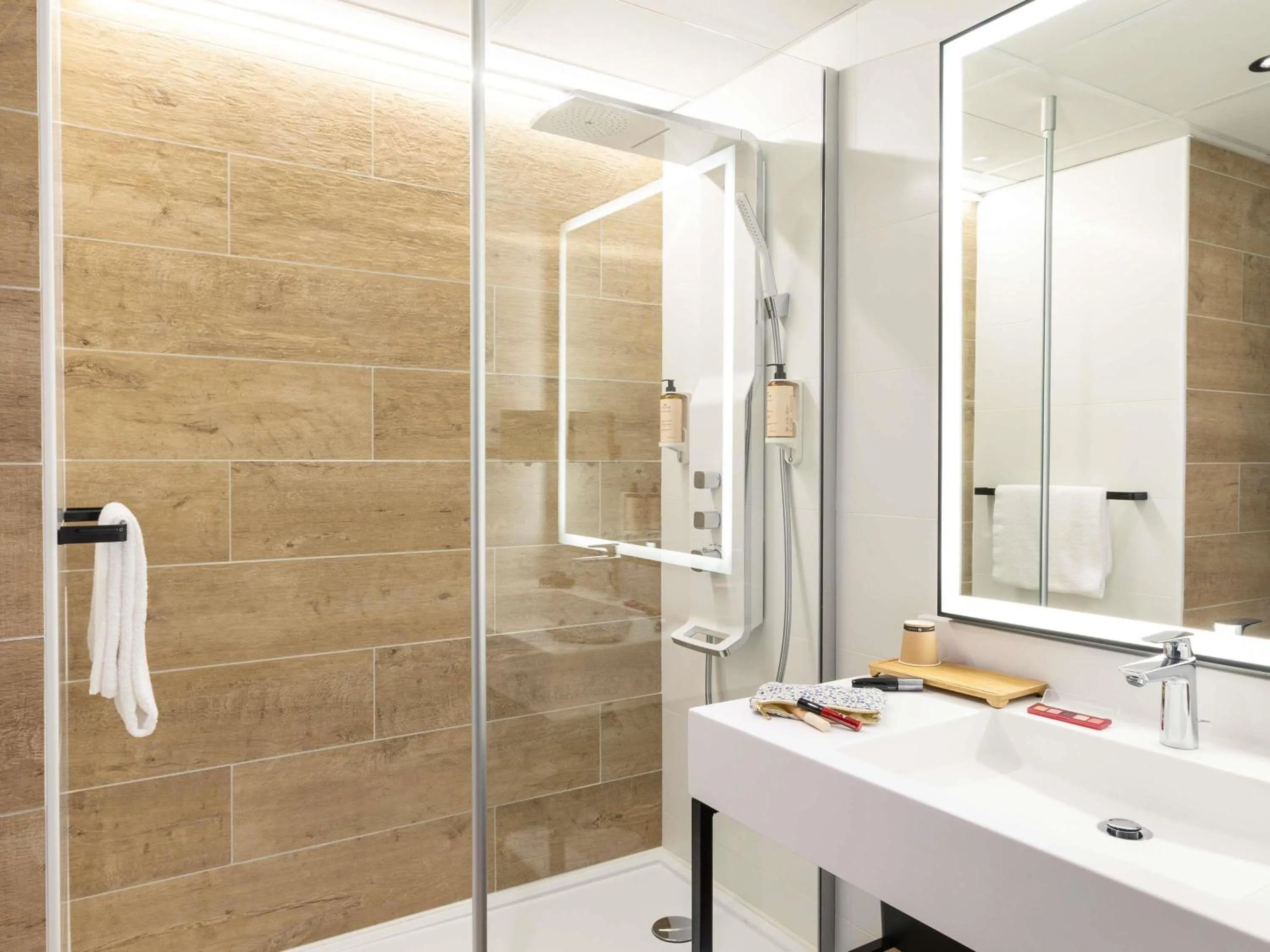 Bedroom in Mercure Epinal Centre