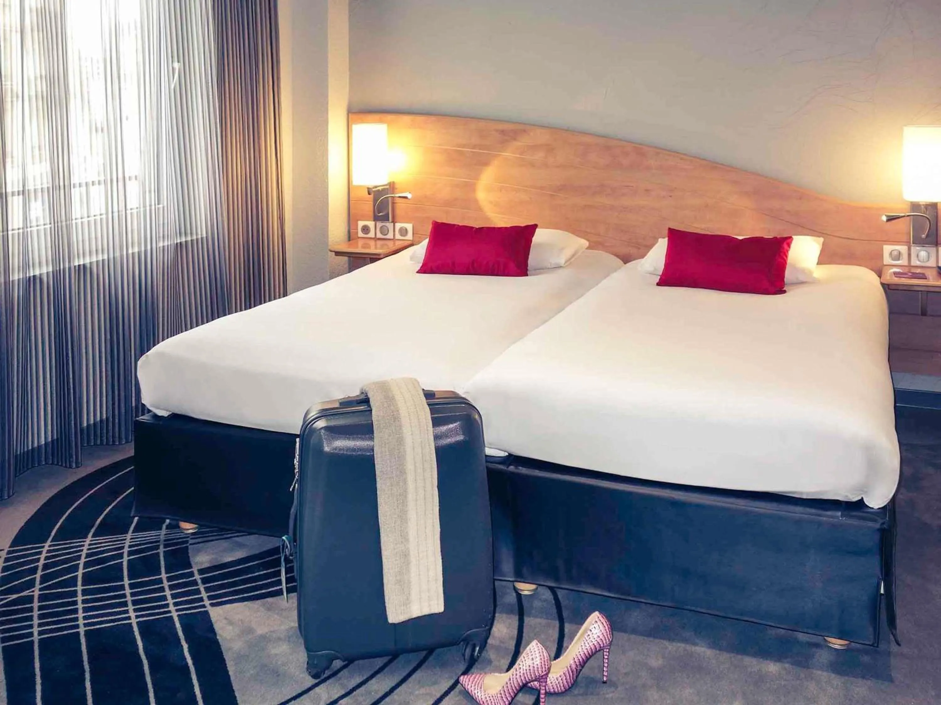 Bedroom, Bed in Mercure Epinal Centre