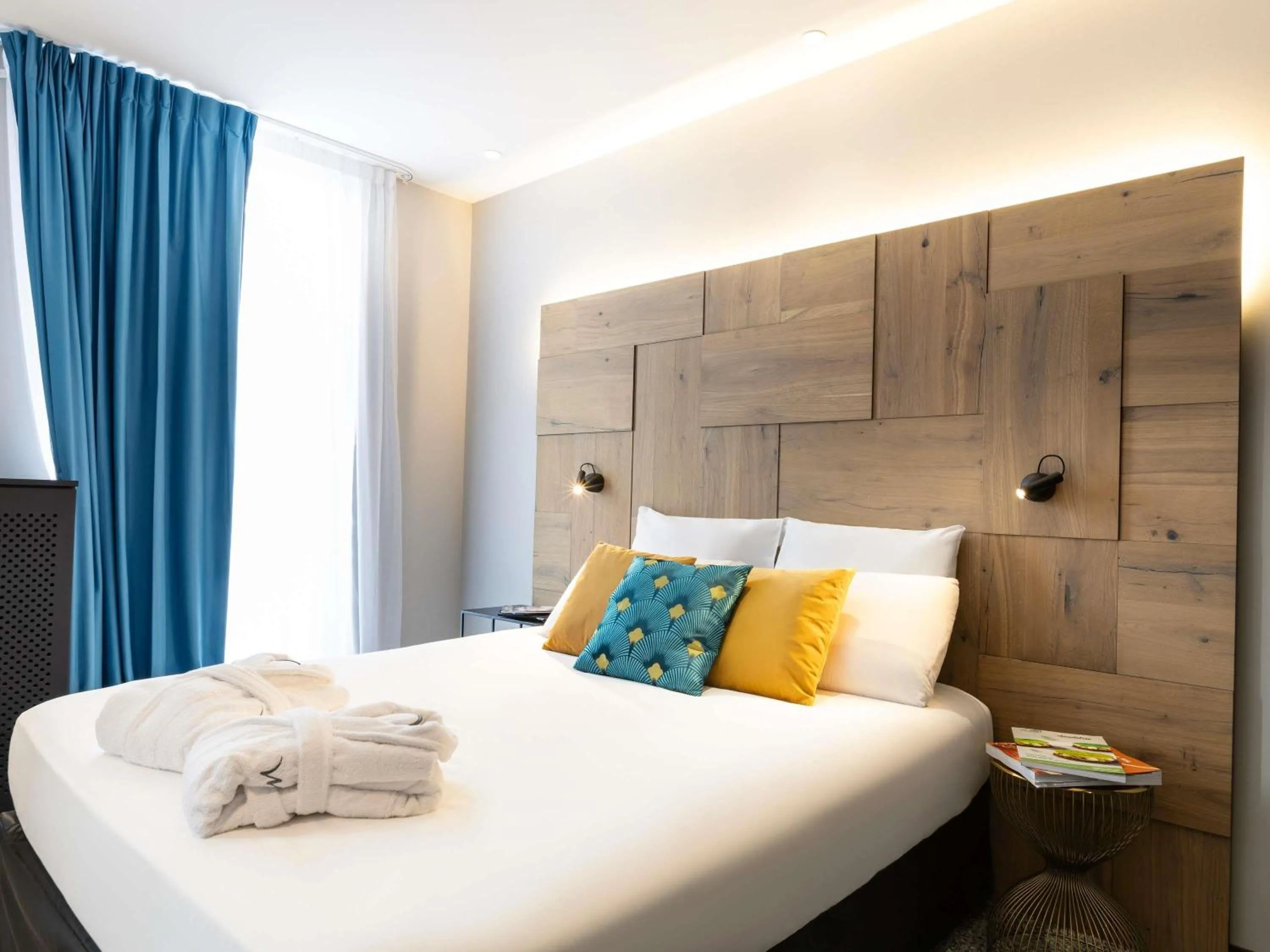 Bedroom, Bed in Mercure Epinal Centre