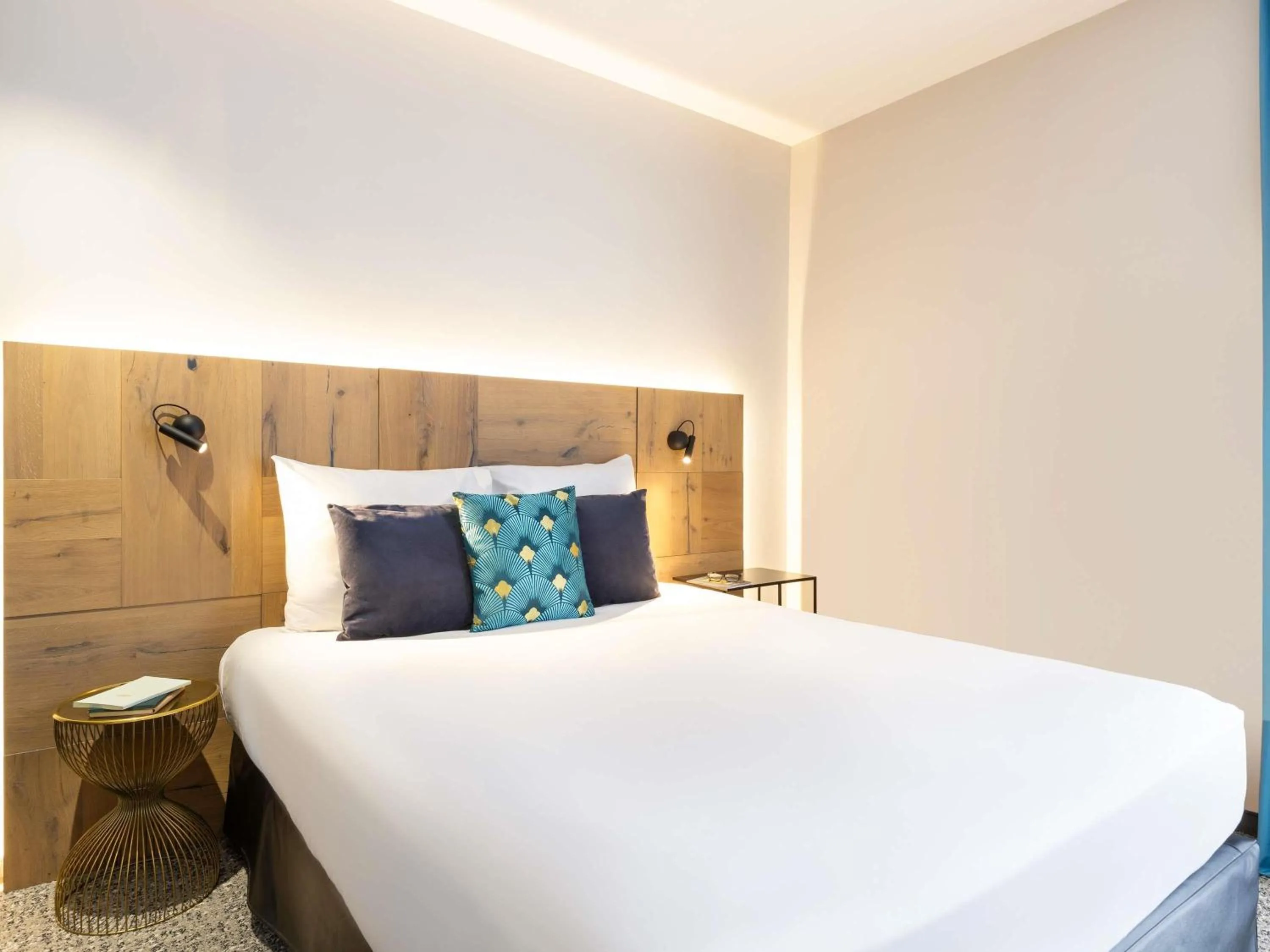 Bedroom, Bed in Mercure Epinal Centre