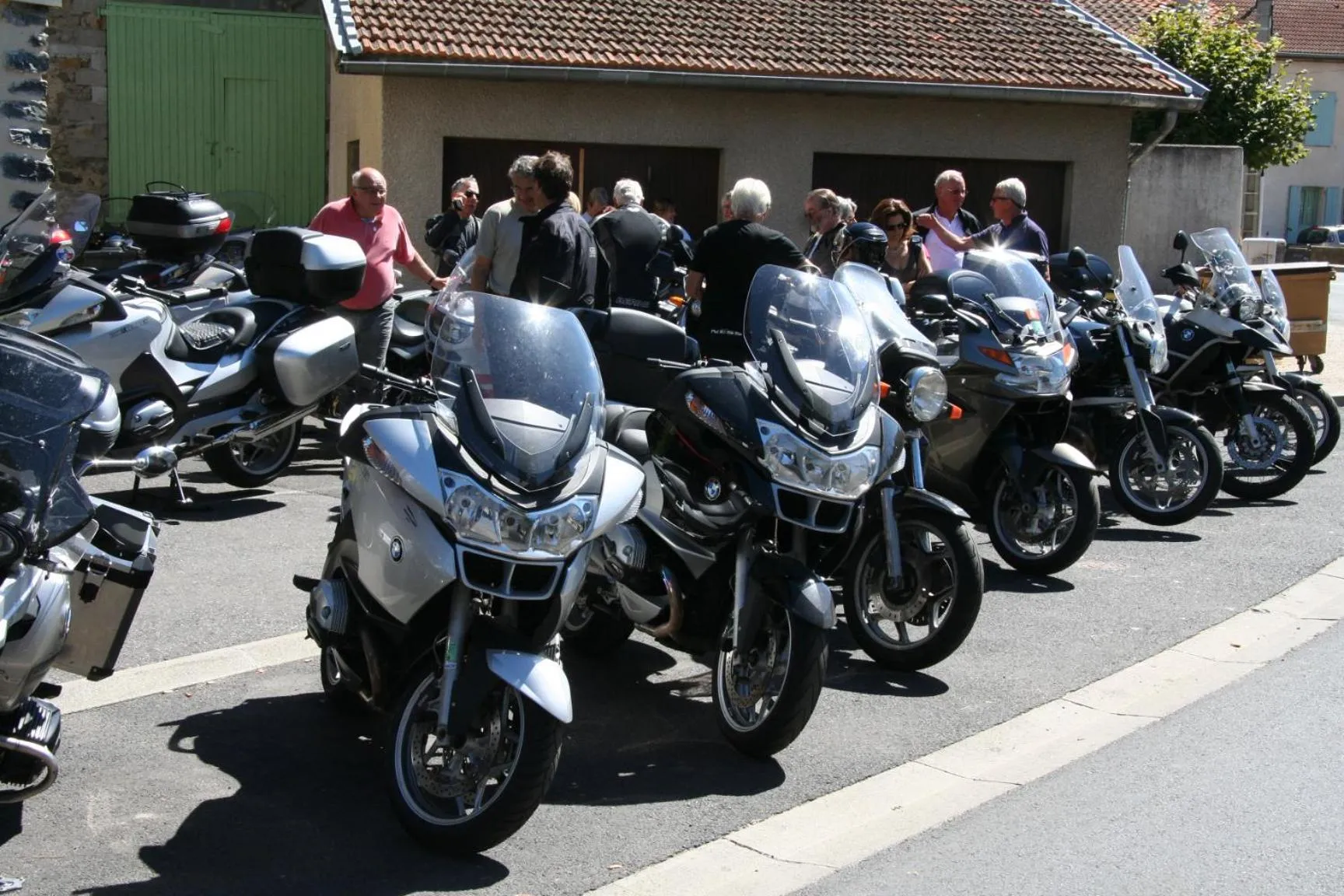 People in Logis Hotel Restaurant Auberge Les Rives de l'Arzon