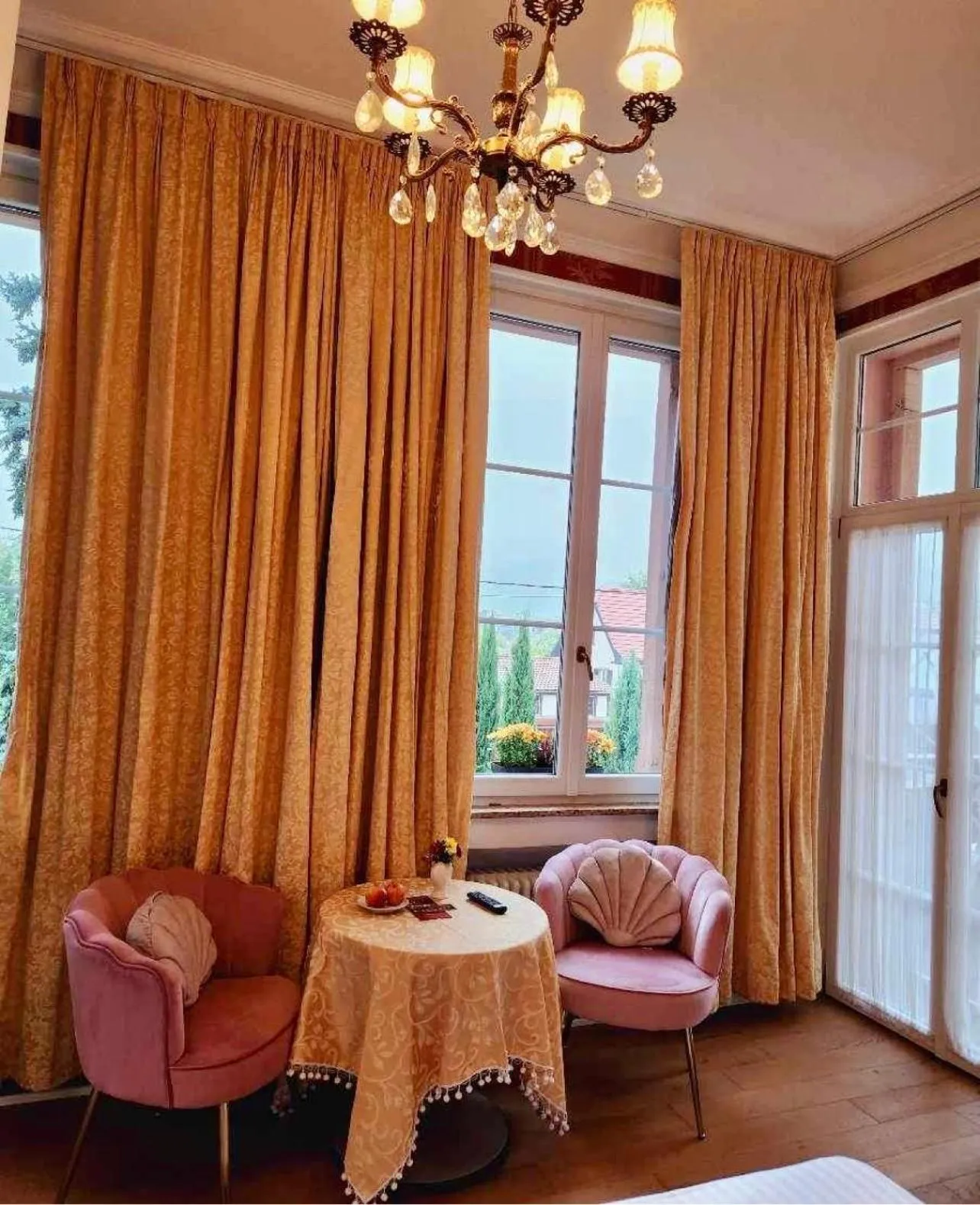 Bed in Hôtel Le Manoir