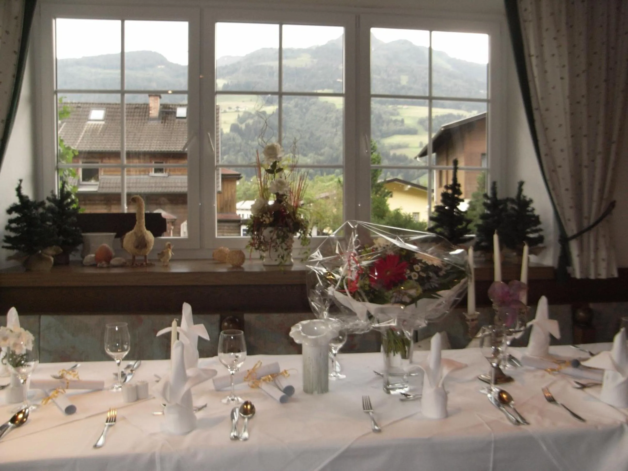 Restaurant/places to eat in Hotel zum Toni