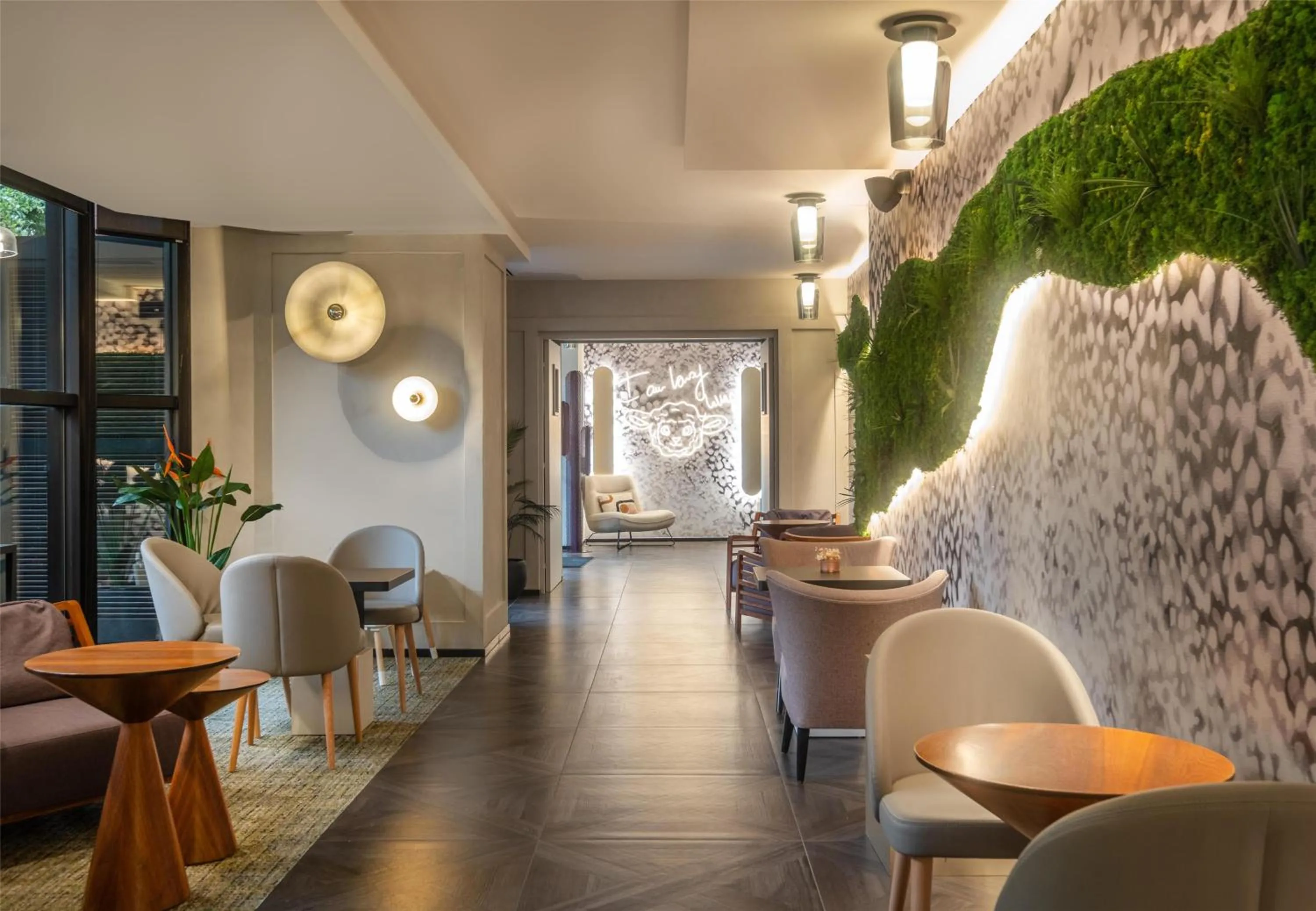 Lobby or reception in FirstName Toulouse, part of JdV by Hyatt