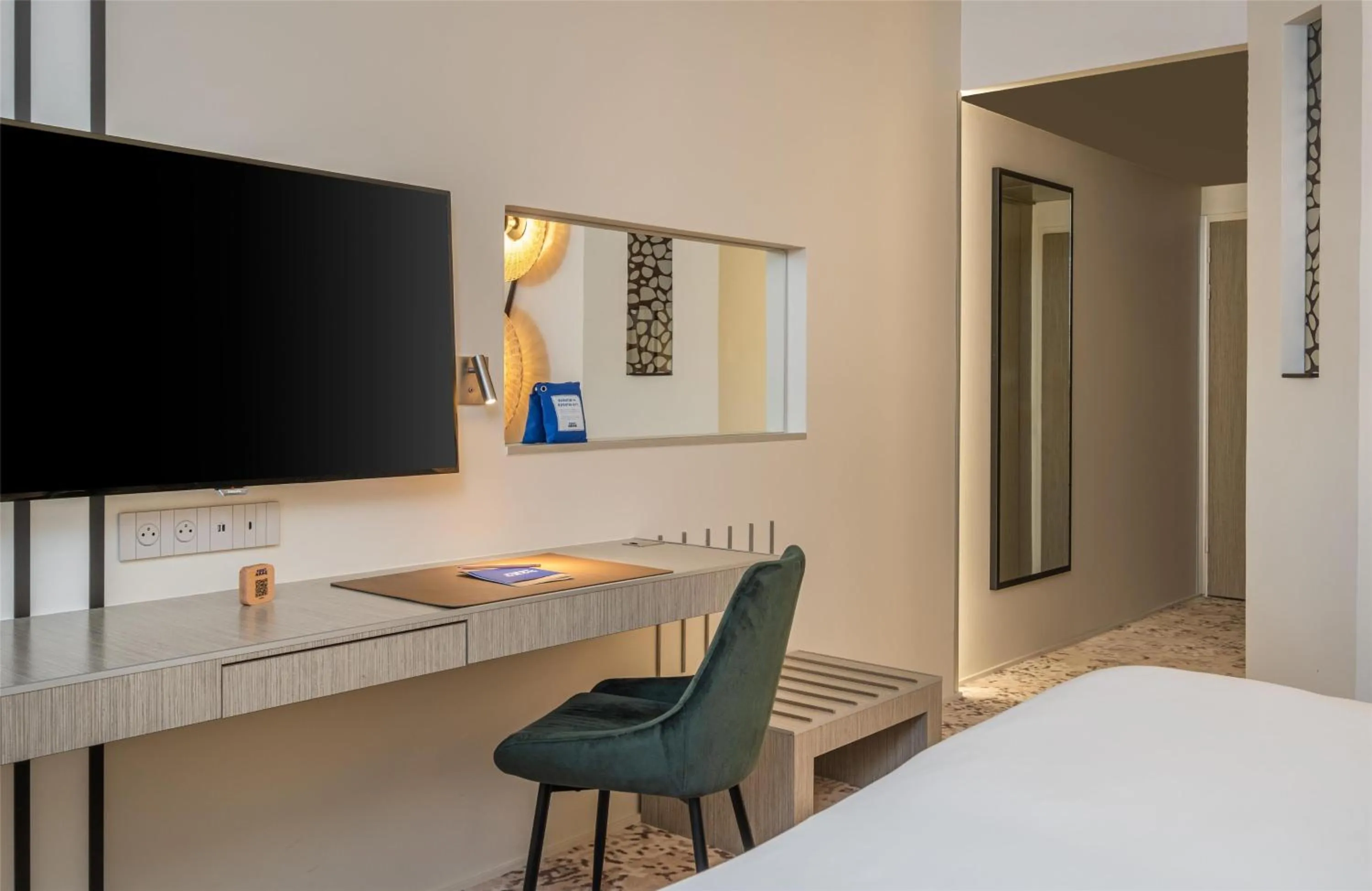 Bedroom, Bed in FirstName Toulouse, part of JdV by Hyatt