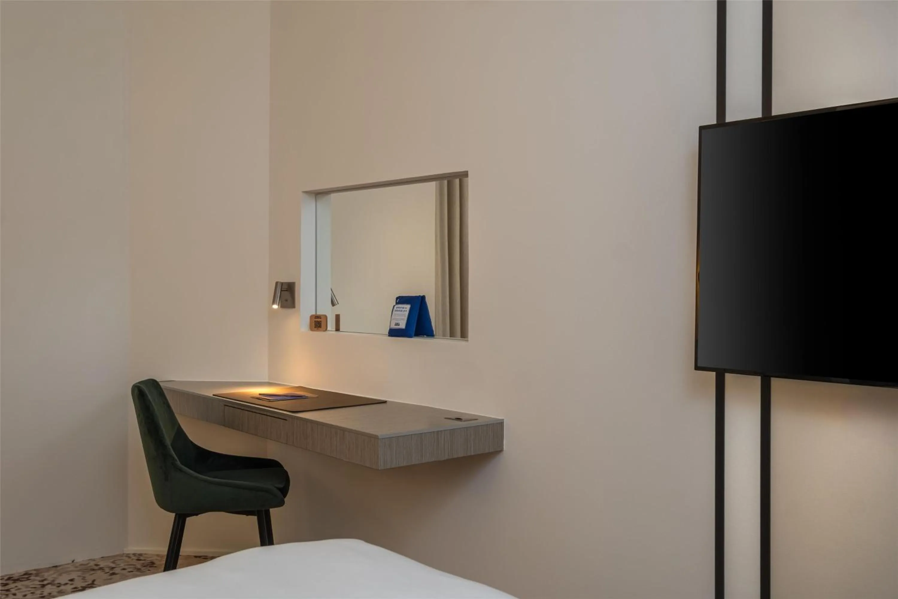 Bedroom in FirstName Toulouse, part of JdV by Hyatt