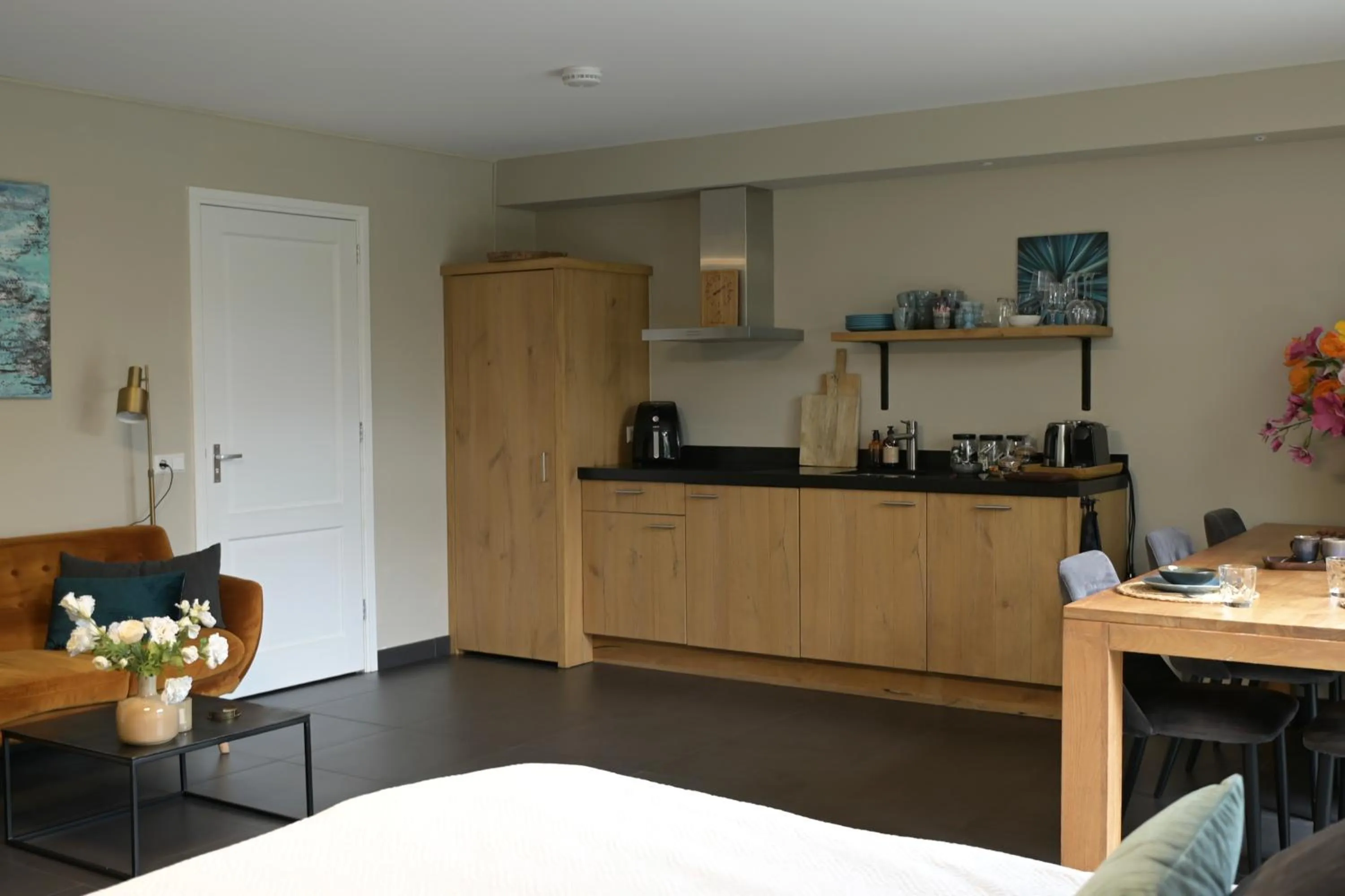 Coffee/tea facilities in B & B Meet the Dutch