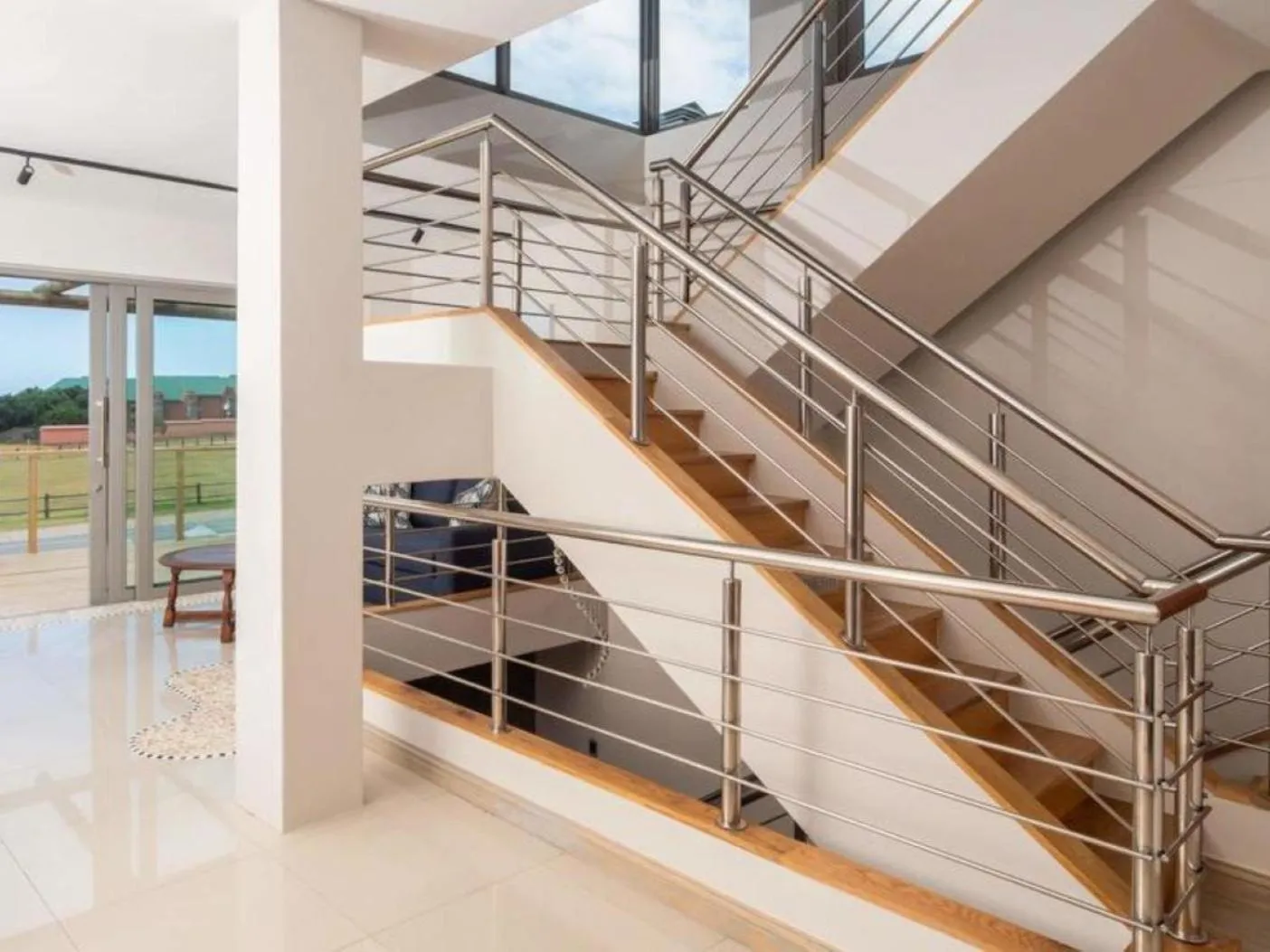 Facade/entrance in Hamilton House