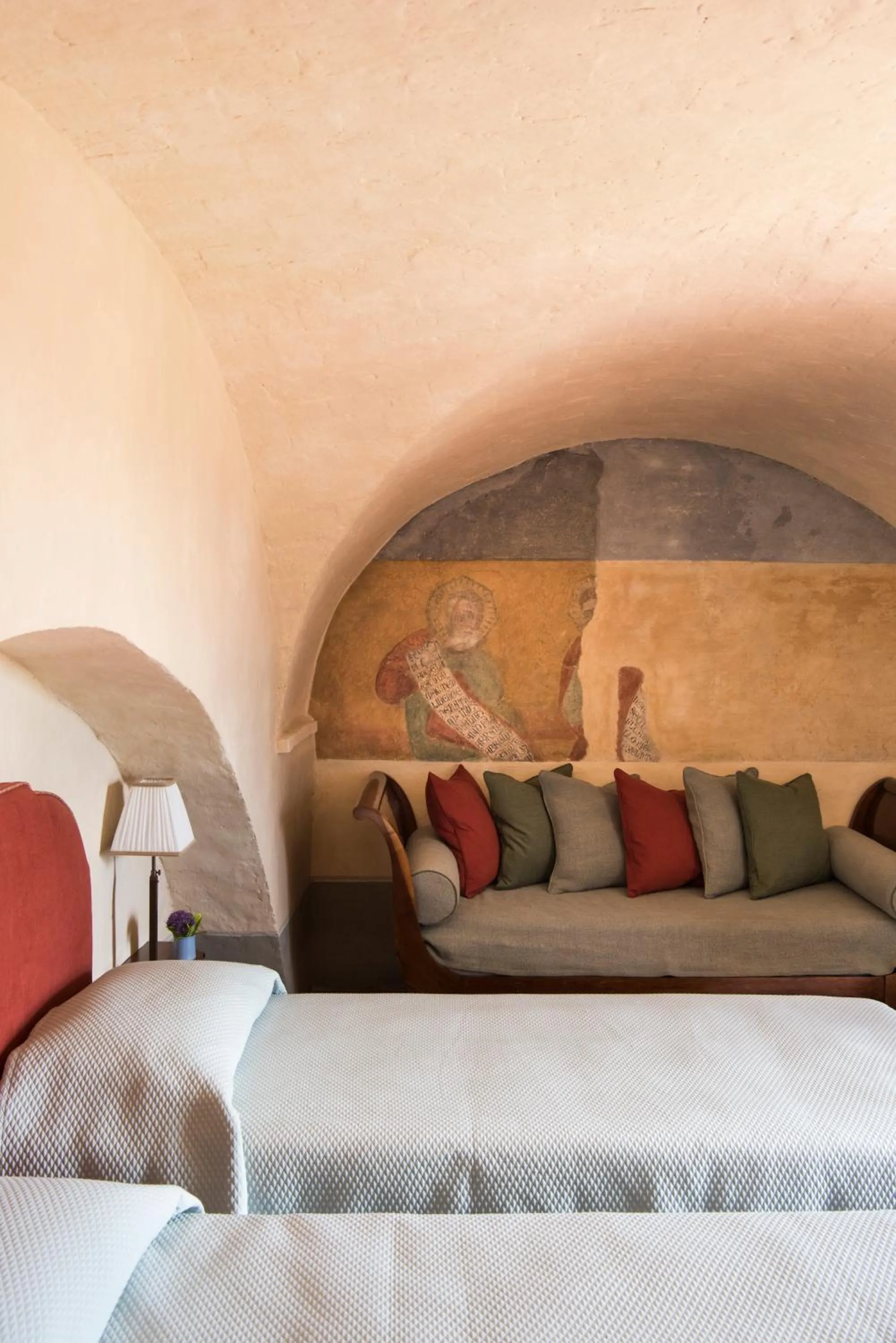 Photo of the whole room, Bed in Borgo Pignano Volterra Tuscany