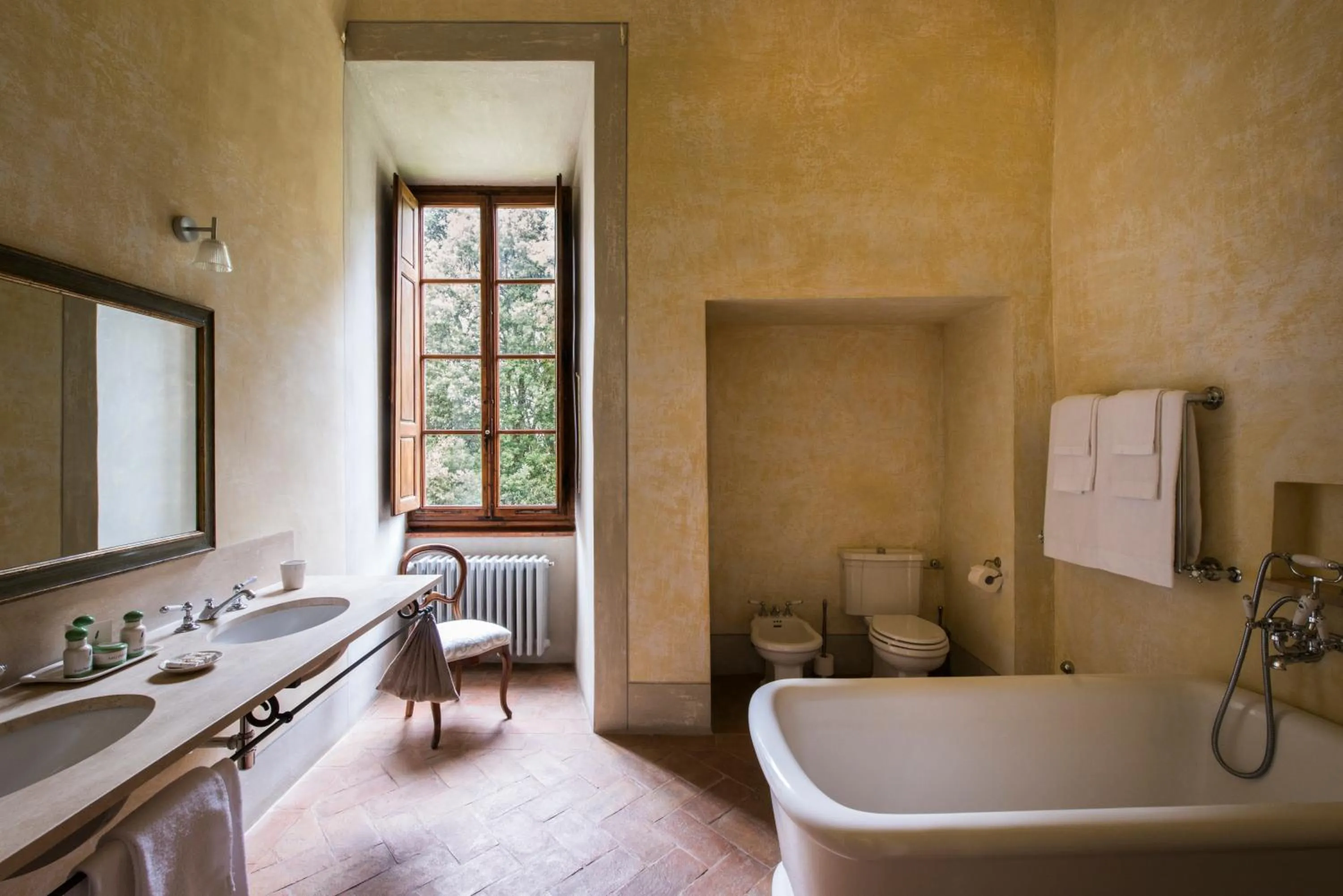 Bathroom in Borgo Pignano Volterra Tuscany