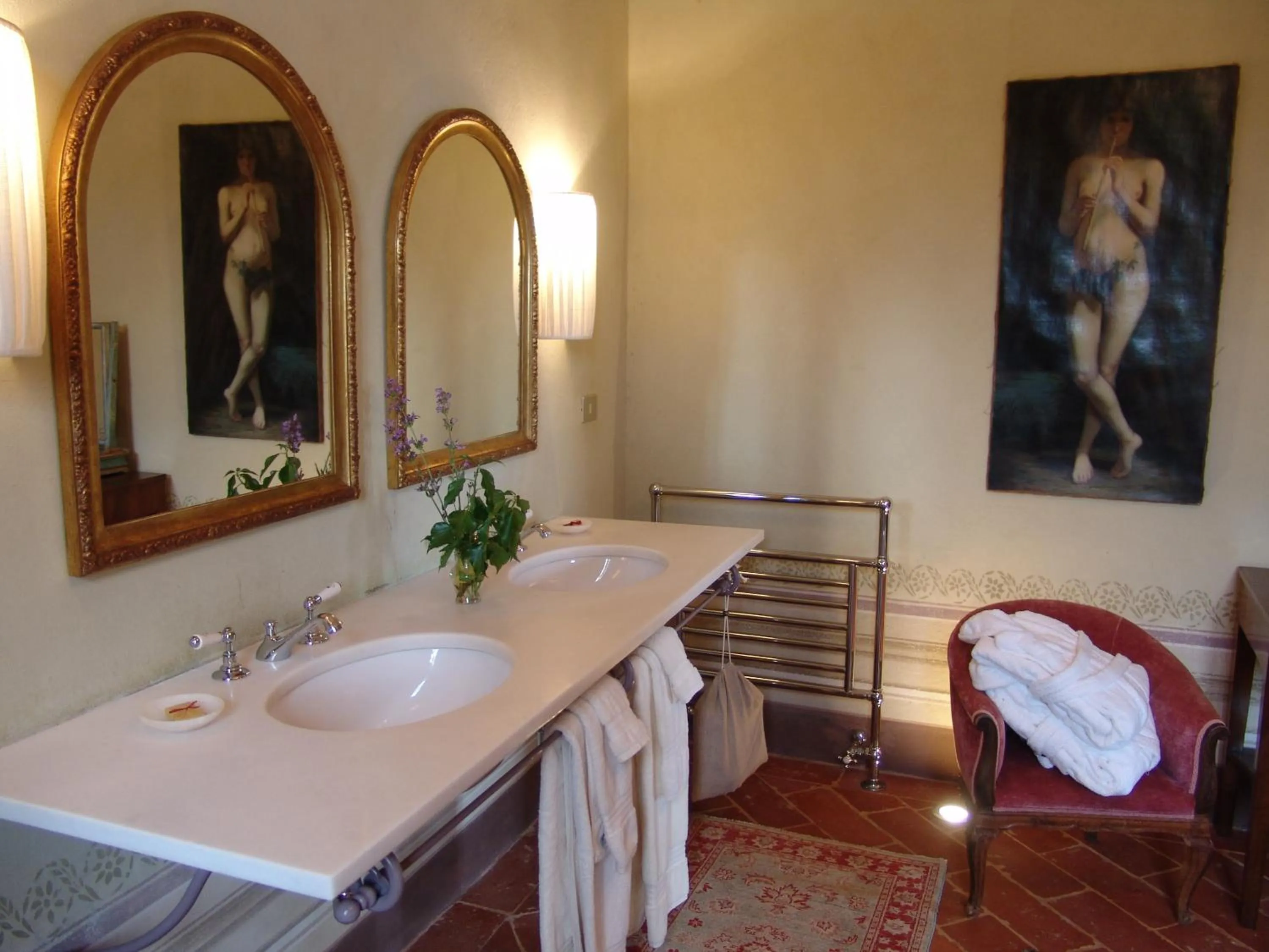 Bathroom in Borgo Pignano Volterra Tuscany