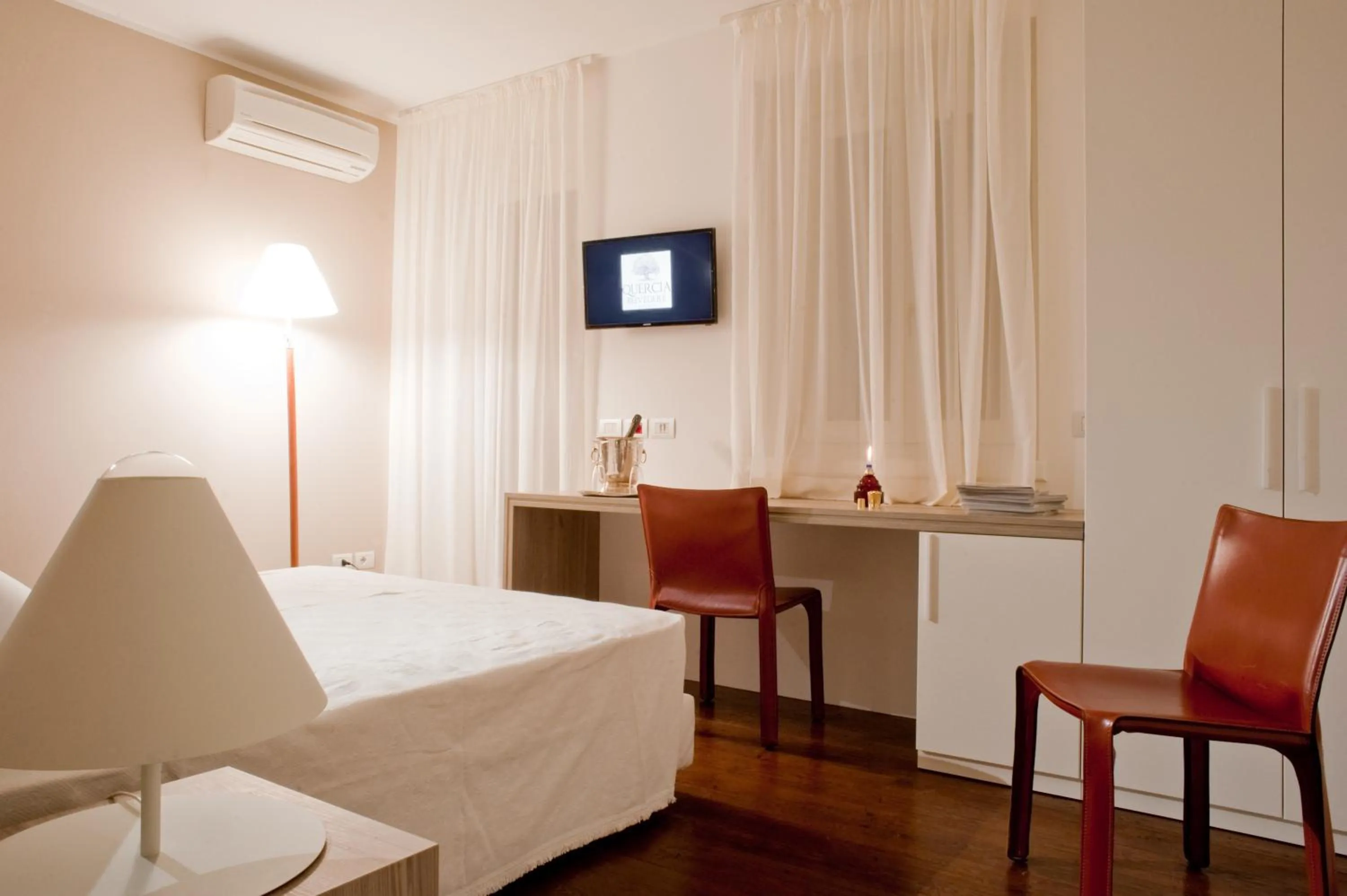 Bedroom, Bed in Quercia Belvedere Relais