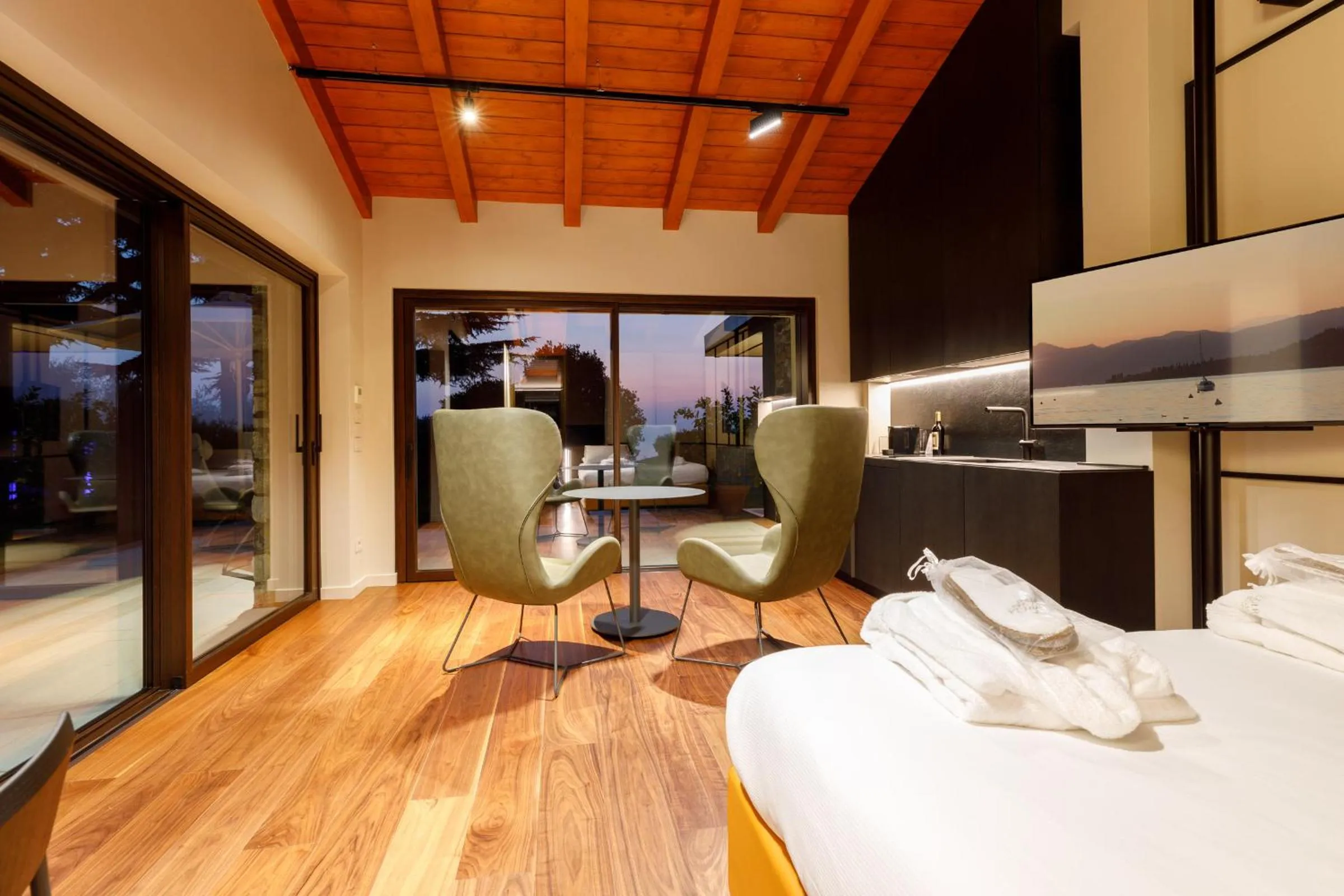 Lake view, Bed in Quercia Belvedere Relais